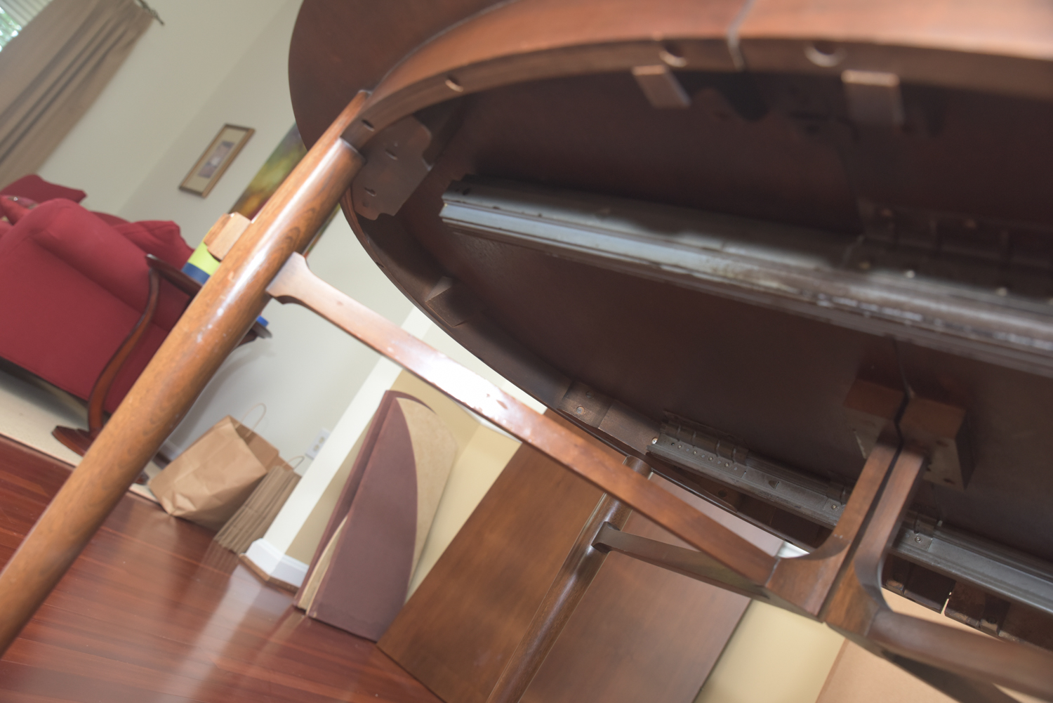 Mid Century Modern Oval Dining Table