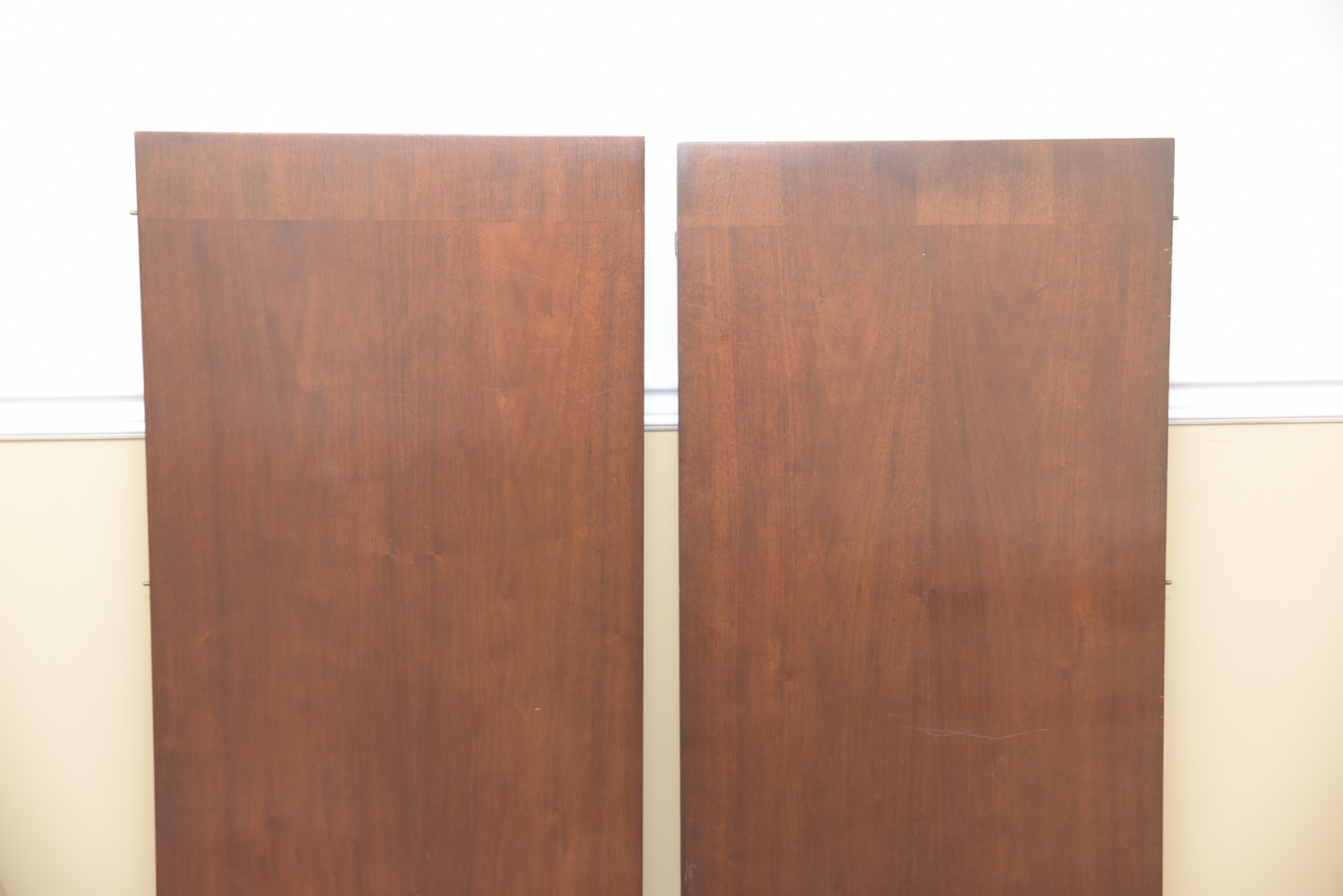 Mid Century Modern Oval Dining Table