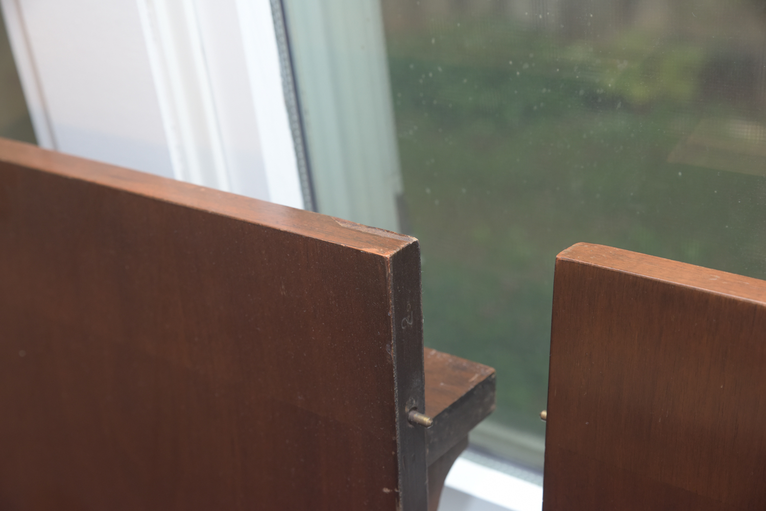 Mid Century Modern Oval Dining Table