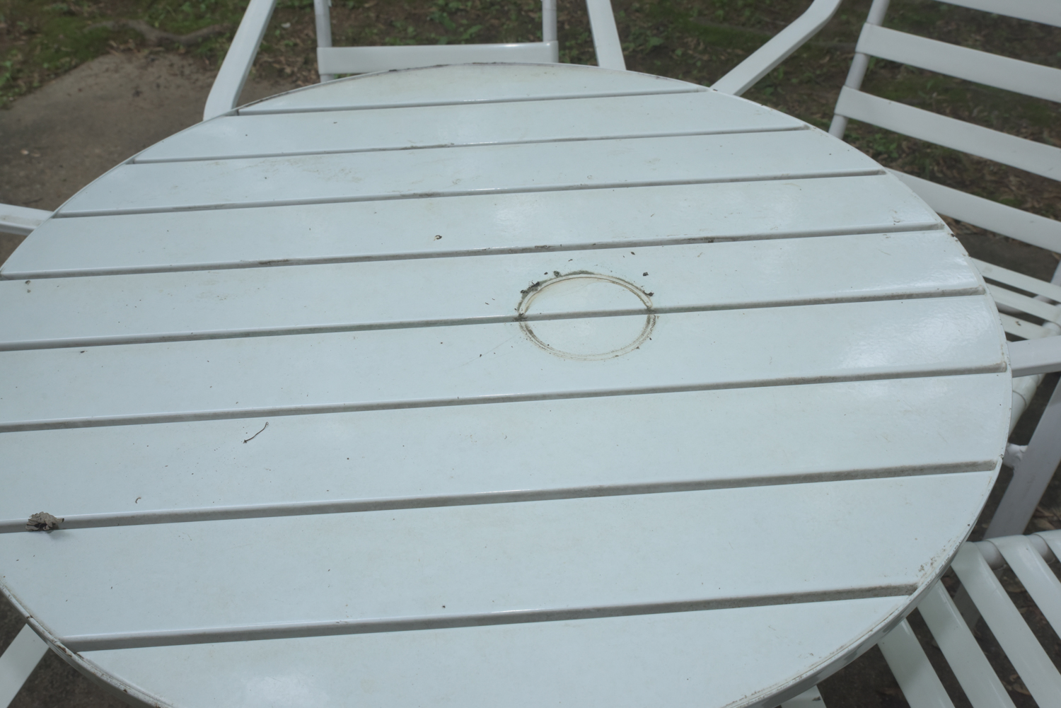 Five-Piece White Metal Patio Set with Seat Cushions