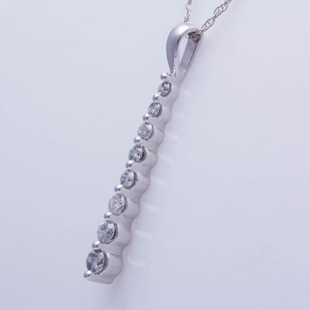 14K White Gold Diamond Pendant Necklace