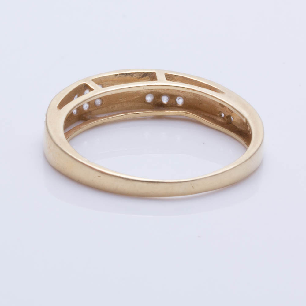 18K Yellow Gold Cubic Zirconia Ring