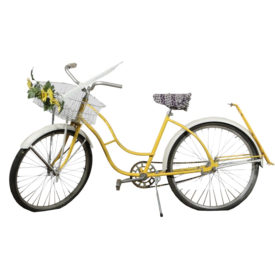 Schwinn Style Yellow and White Bell Cruiser Bicycle