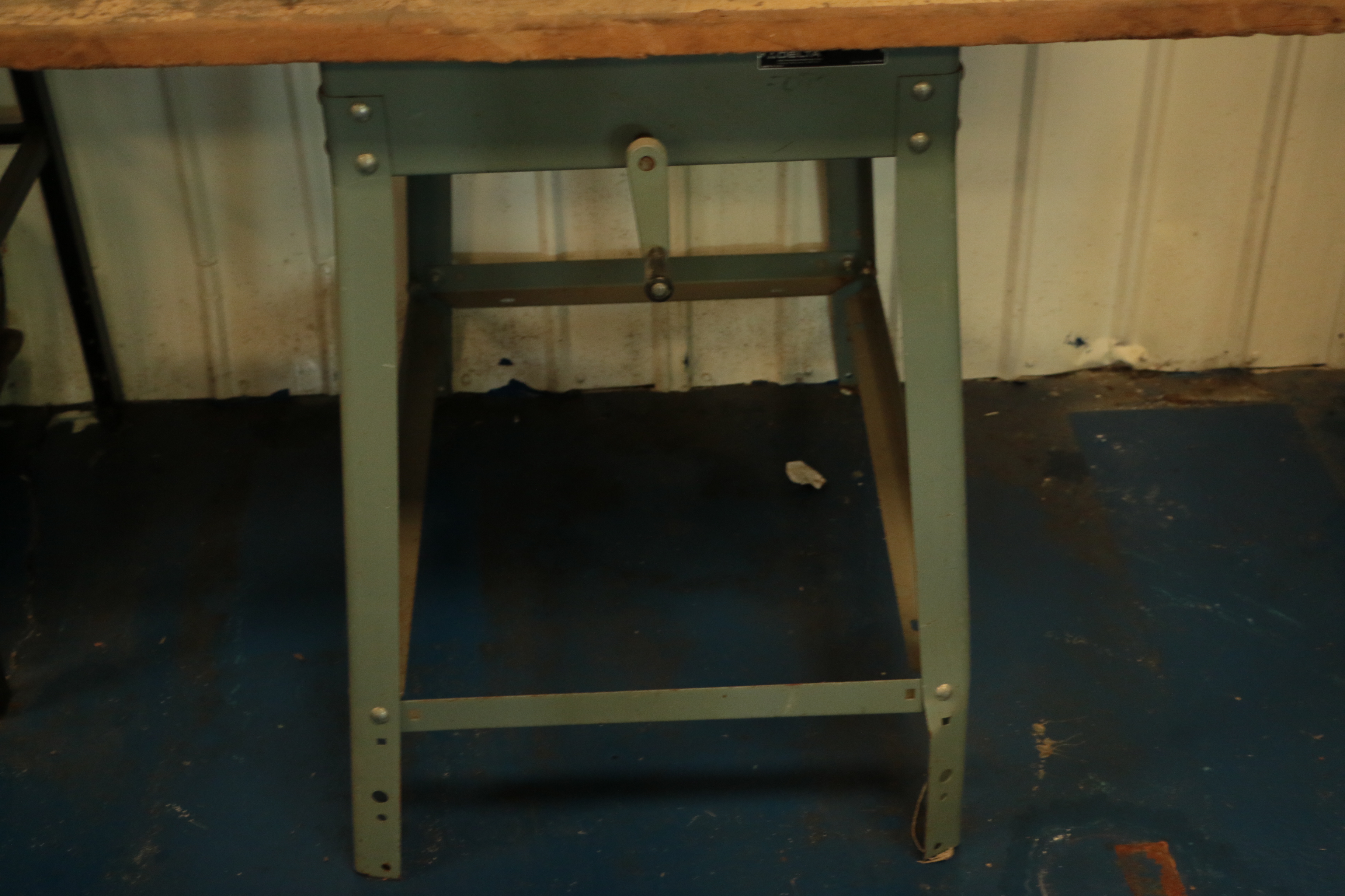 Delta Model 10 Deluxe Radial Arm Saw with Table