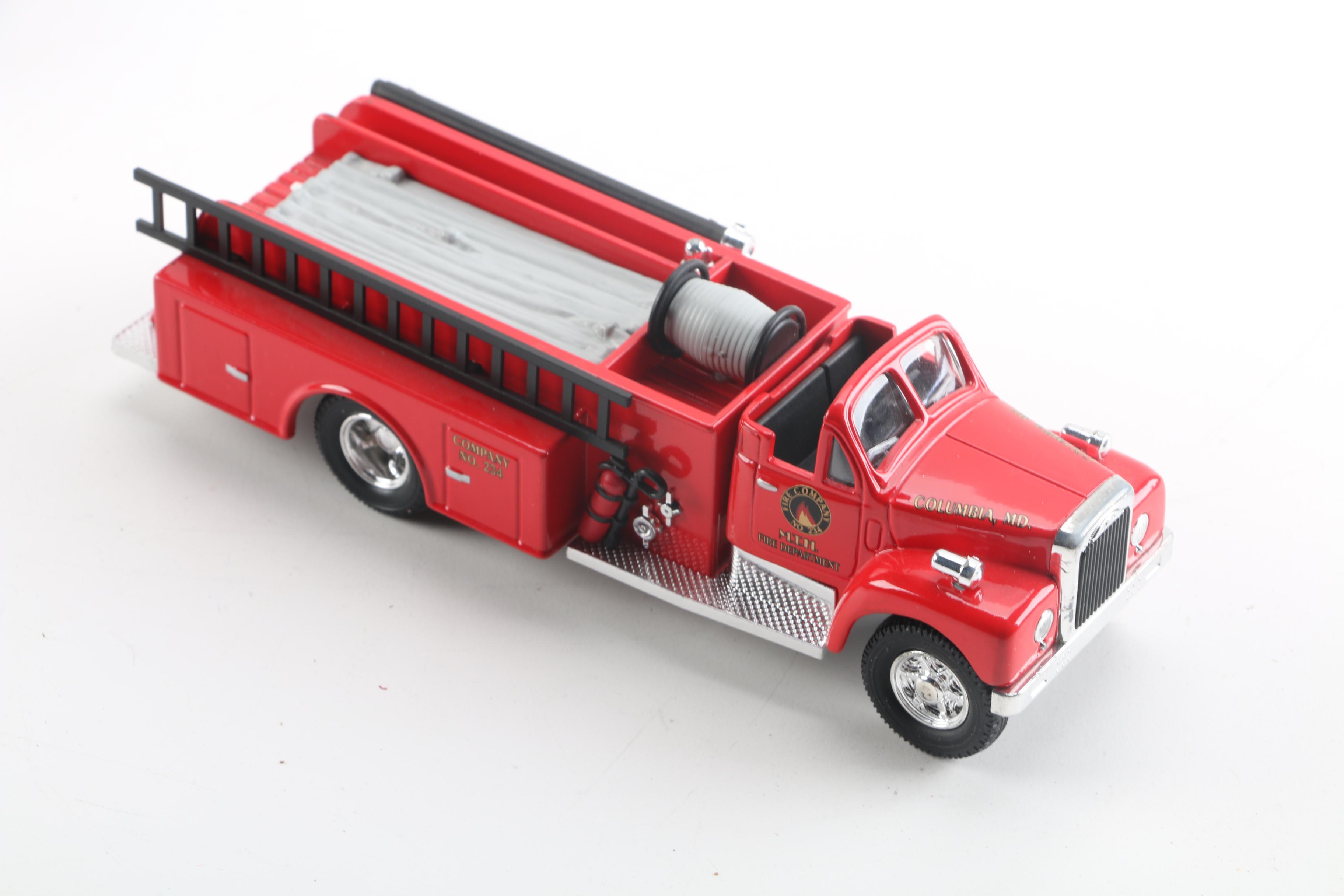 MTH Transport Flatcars with Die-Cast Fire Trucks