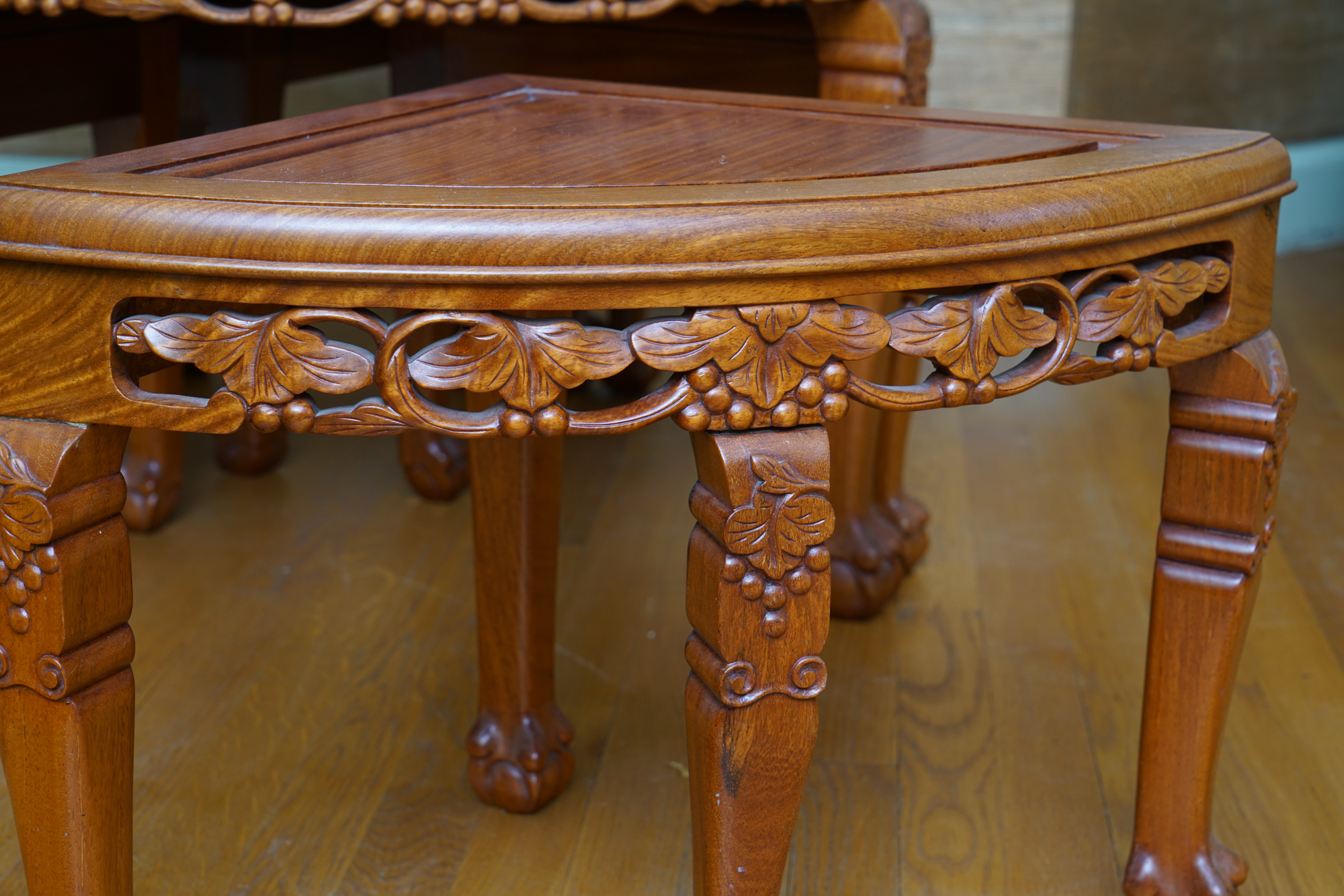 Vintage Chinese Style Carved Wood Coffee Table with Nesting Stools