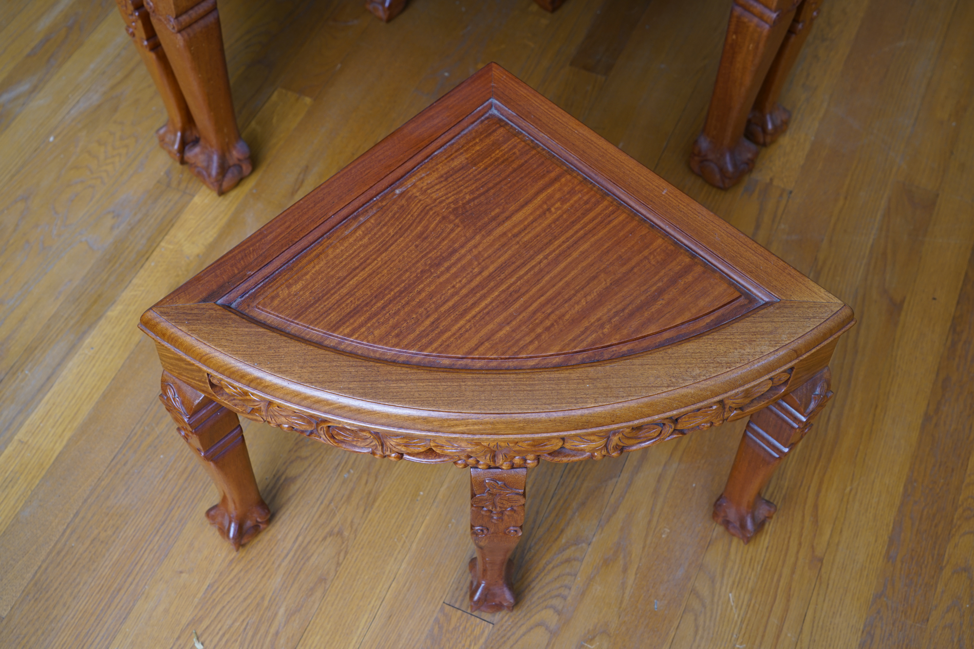 Vintage Chinese Style Carved Wood Coffee Table with Nesting Stools