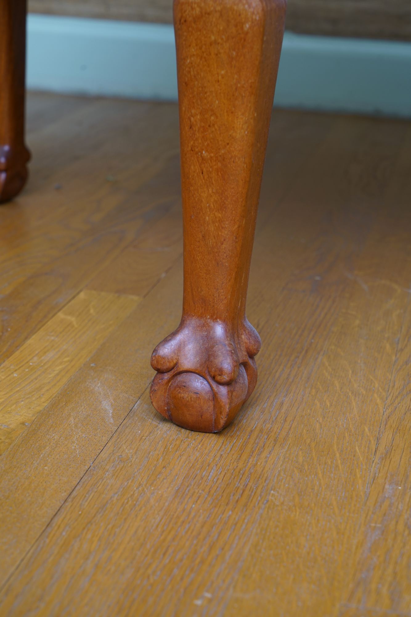 Vintage Chinese Style Carved Wood Coffee Table with Nesting Stools