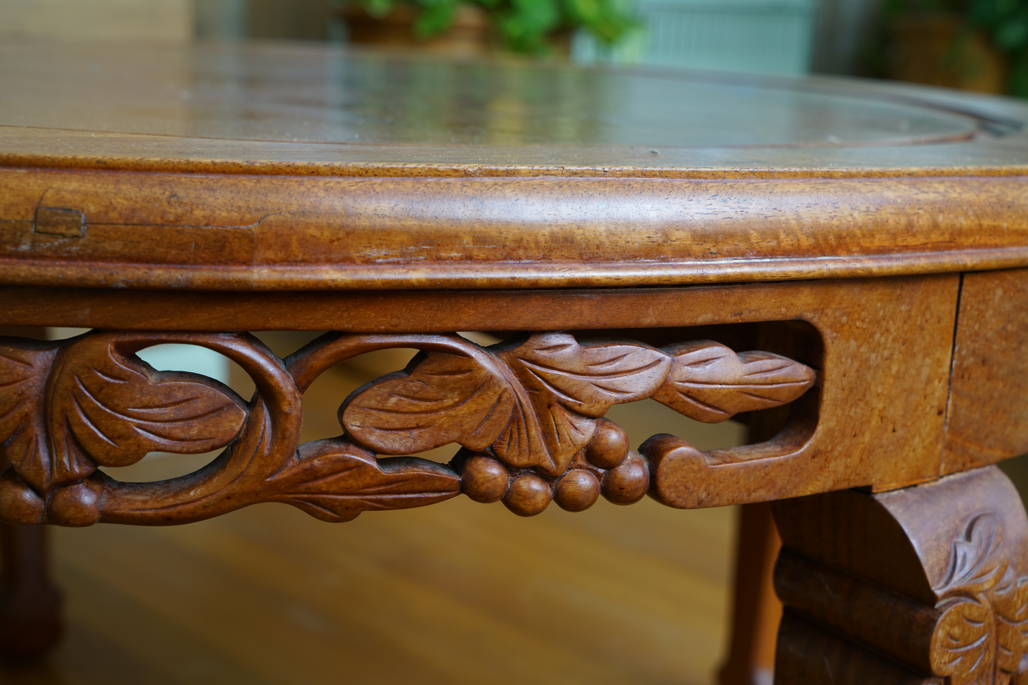 Vintage Chinese Style Carved Wood Coffee Table with Nesting Stools
