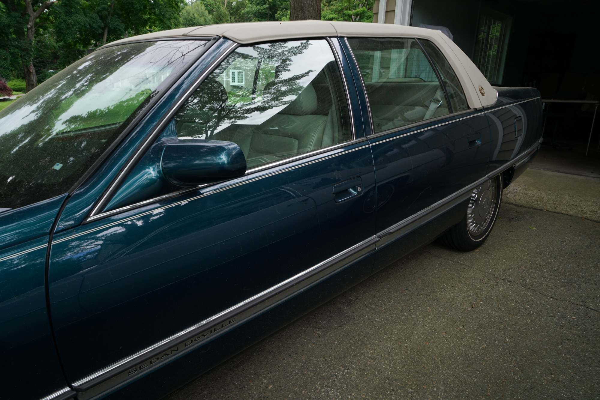 1996 Cadillac Deville Concours Sedan