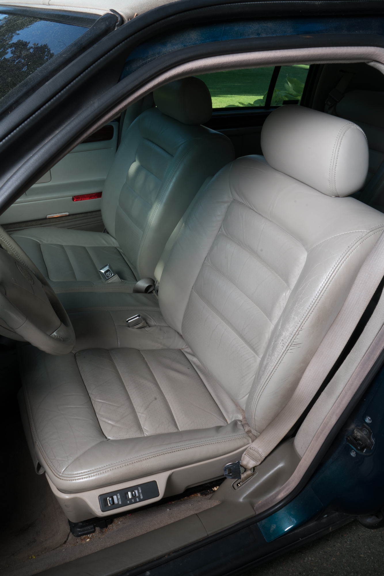 1996 Cadillac Deville Concours Sedan