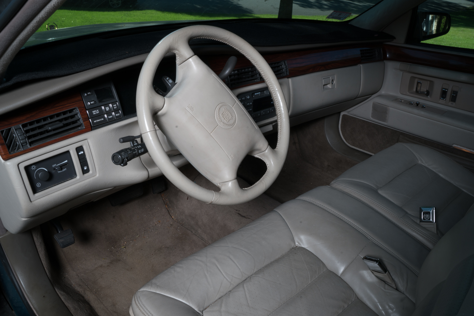 1996 Cadillac Deville Concours Sedan