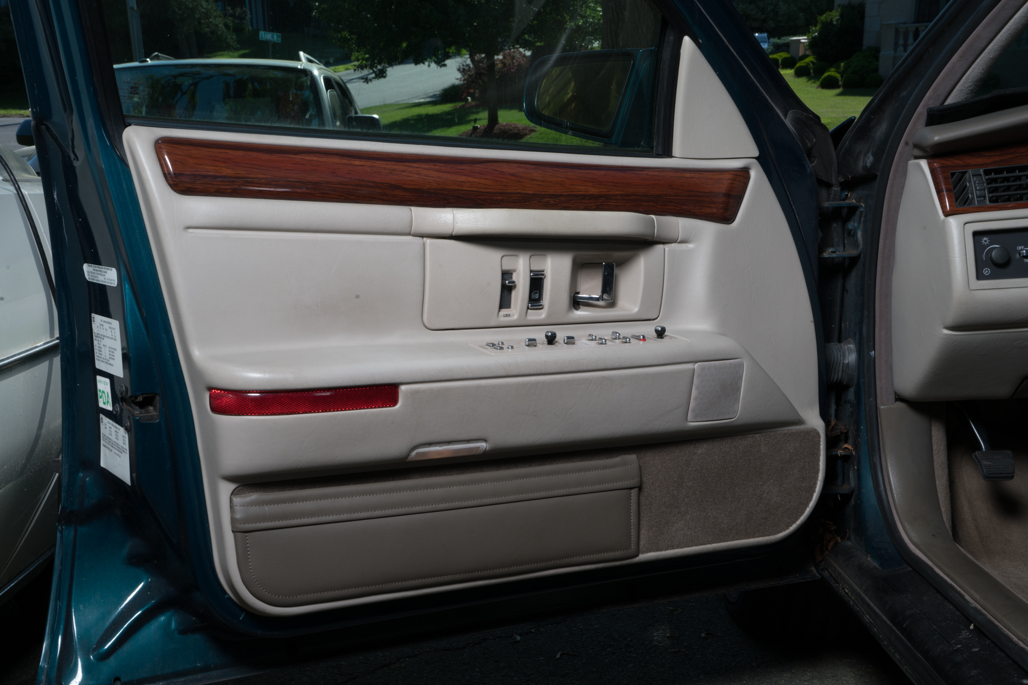 1996 Cadillac Deville Concours Sedan