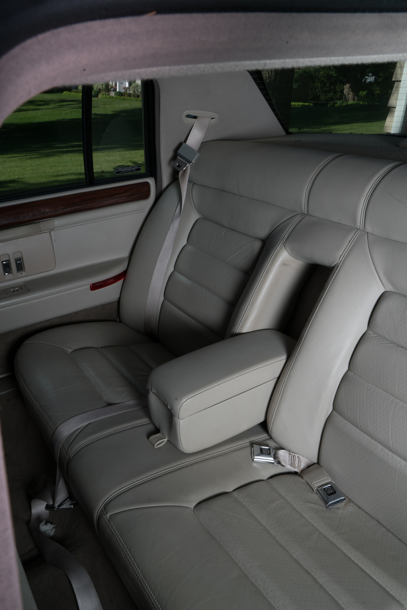 1996 Cadillac Deville Concours Sedan