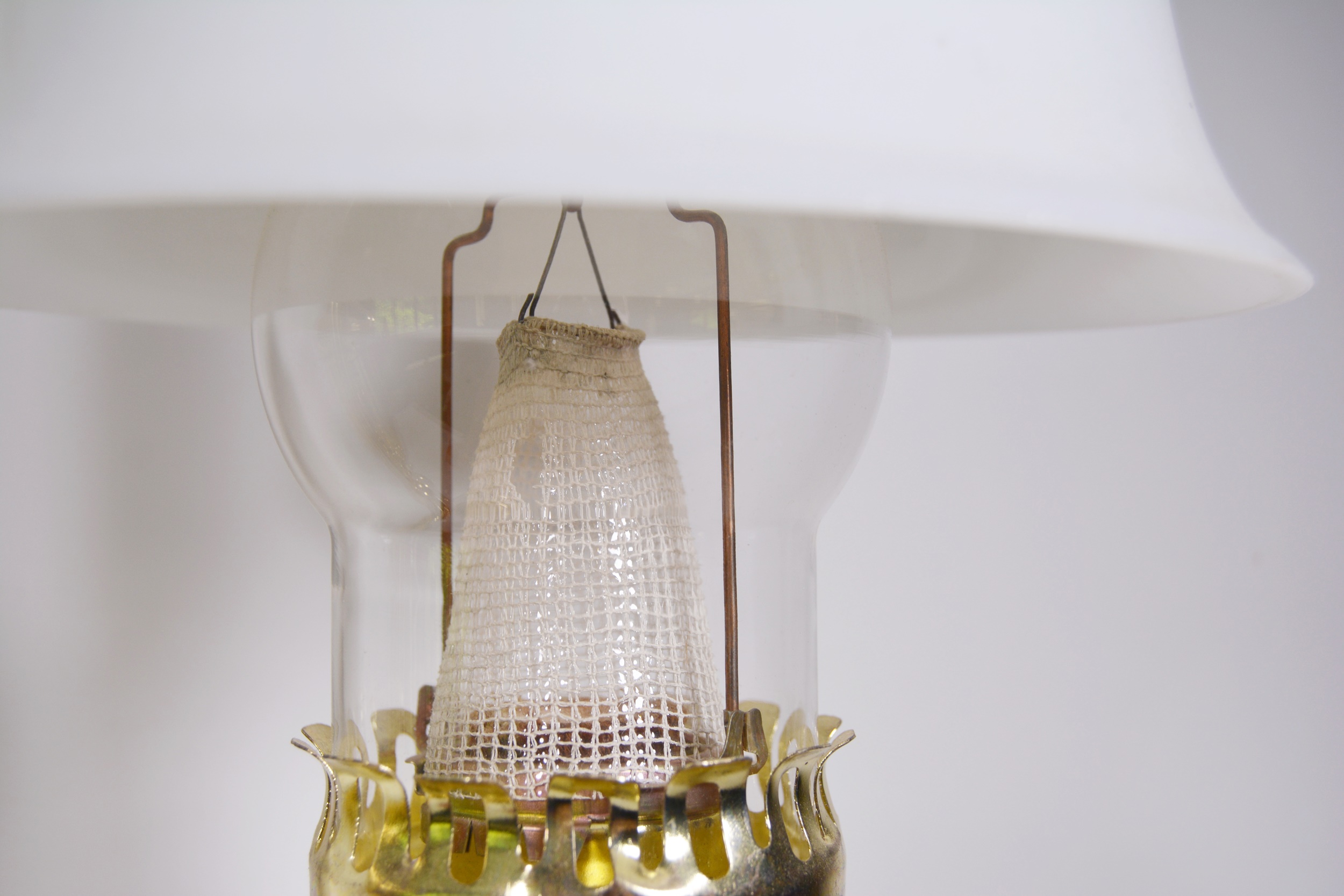 Aladdin 23 Brass Commemorative Reproduction Student Oil Lamp