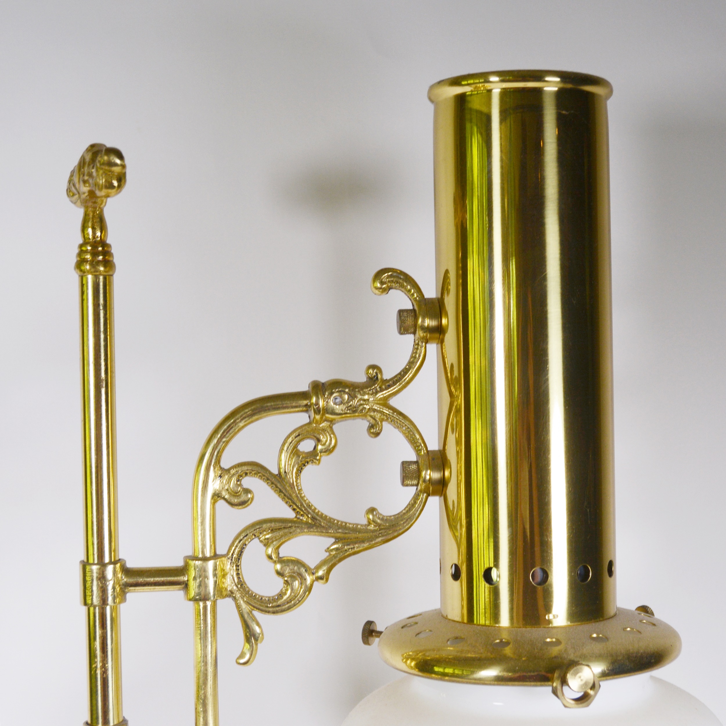 Aladdin 23 Brass Commemorative Reproduction Student Oil Lamp