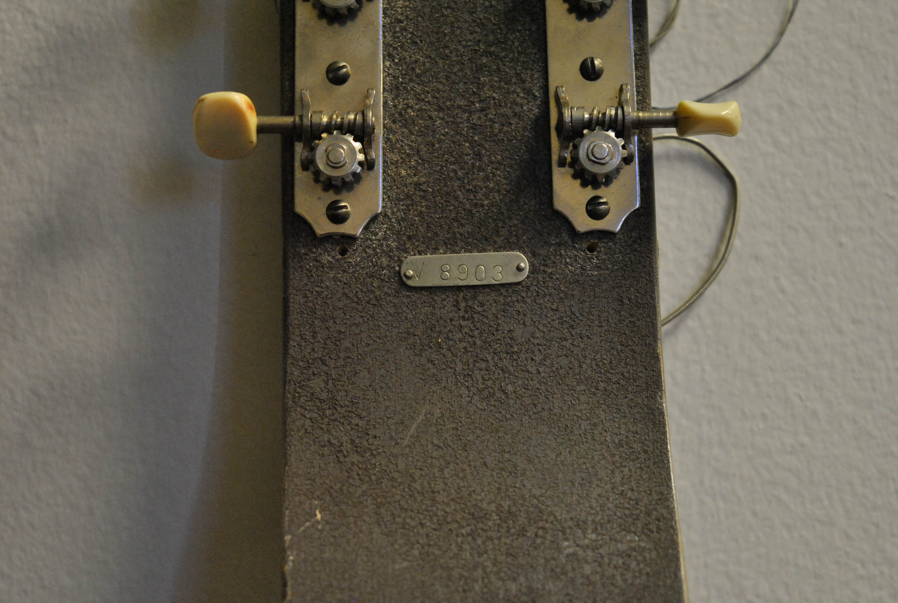 Circa 1950s National Dynamic Lap Steel V 8903