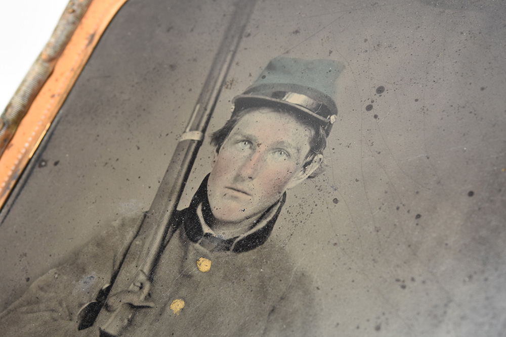 Civil War 1/4 Plate Confederate Soldier Tintype Photograph