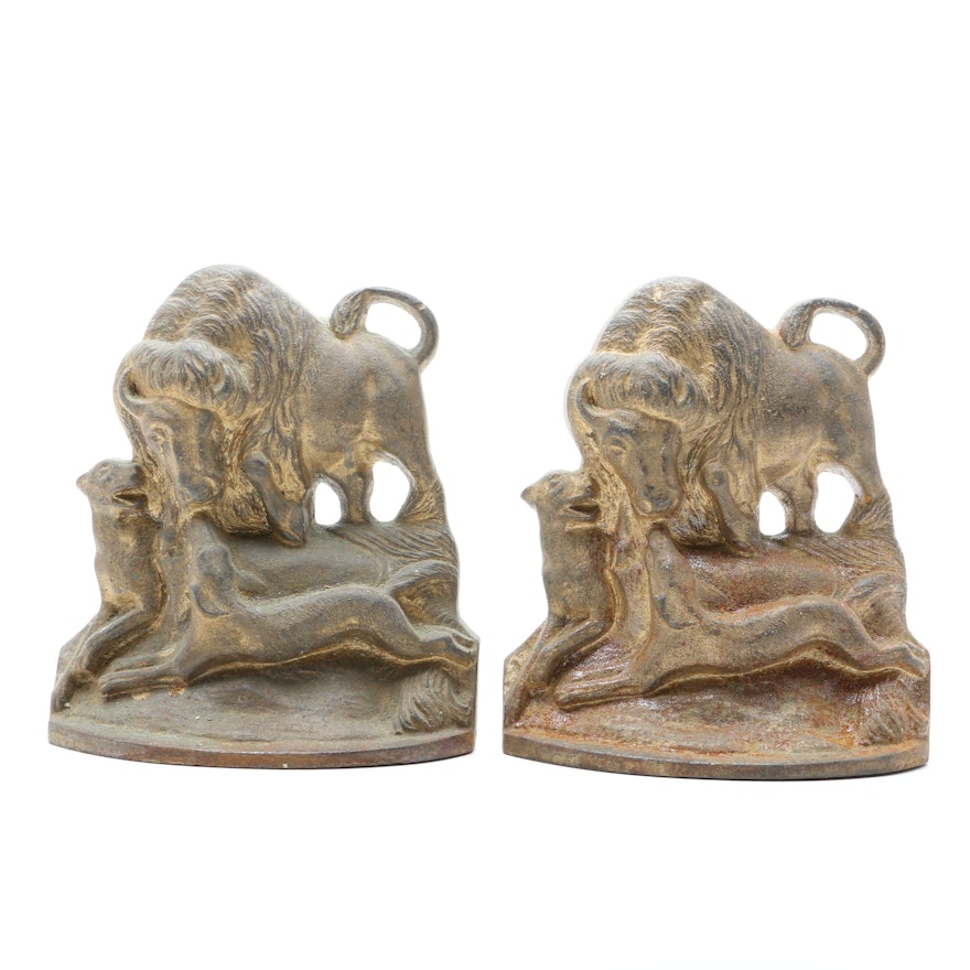 Gifthouse Foundry Mfg. Co. "Buffalo Hunt" Cast-Iron Bookends