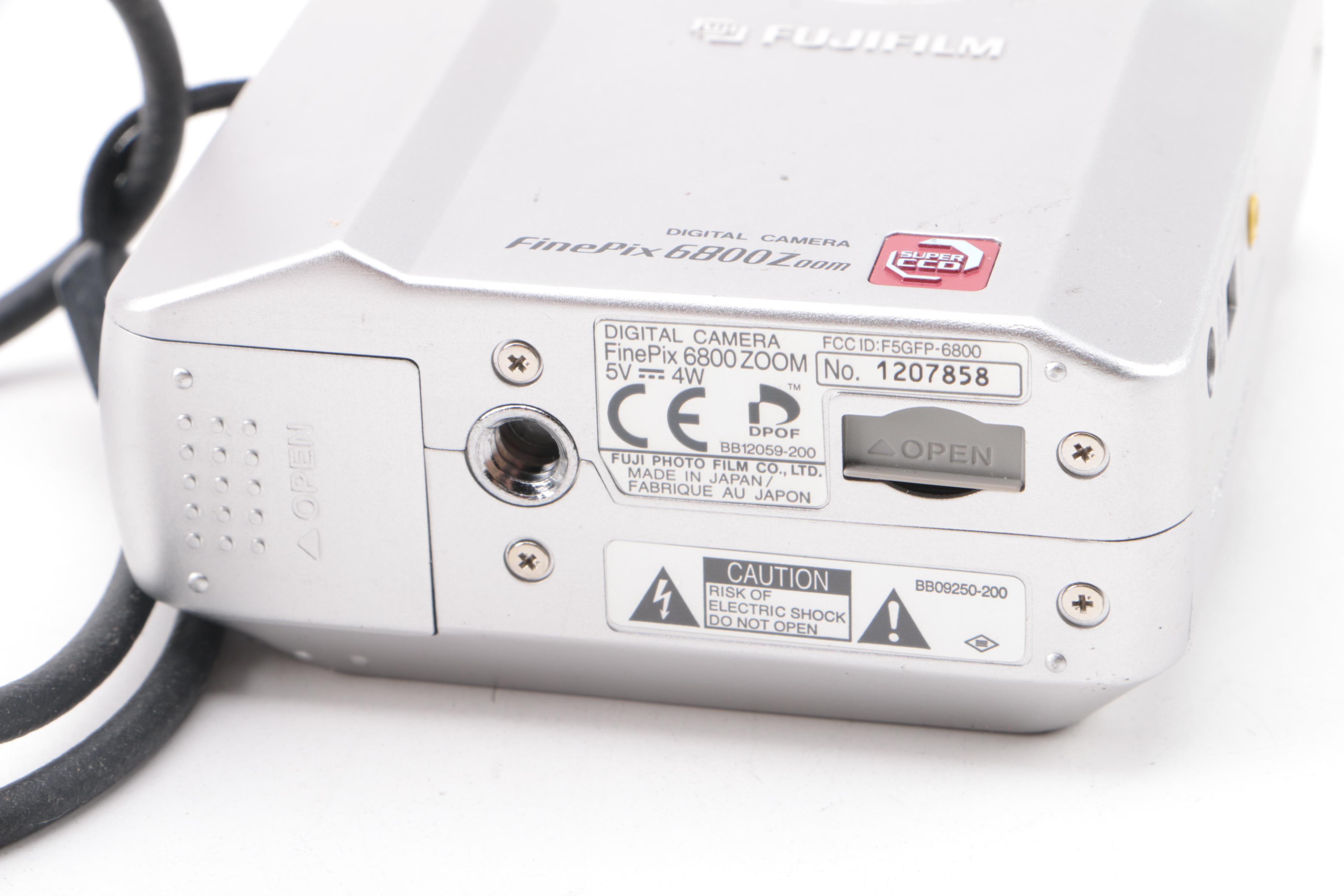 Fujifilm FinePix 6800Z Digital Camera