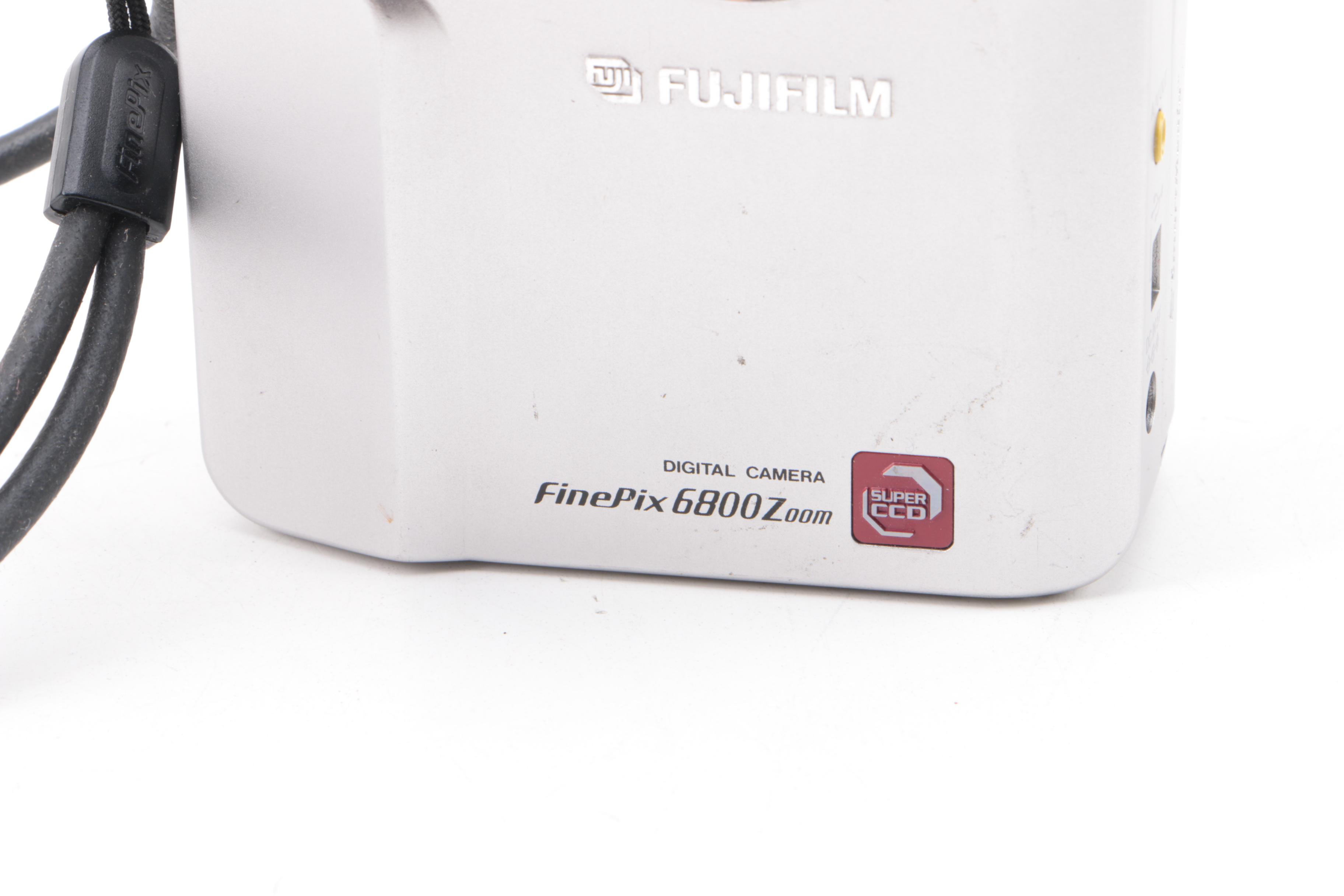 Fujifilm FinePix 6800Z Digital Camera