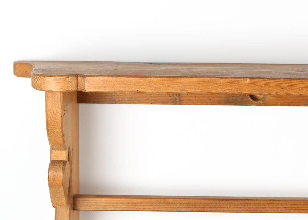 Wall-Mounted Pine Plate Rack