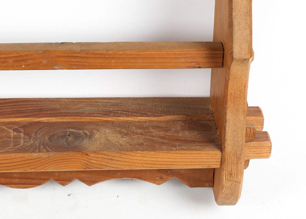 Wall-Mounted Pine Plate Rack