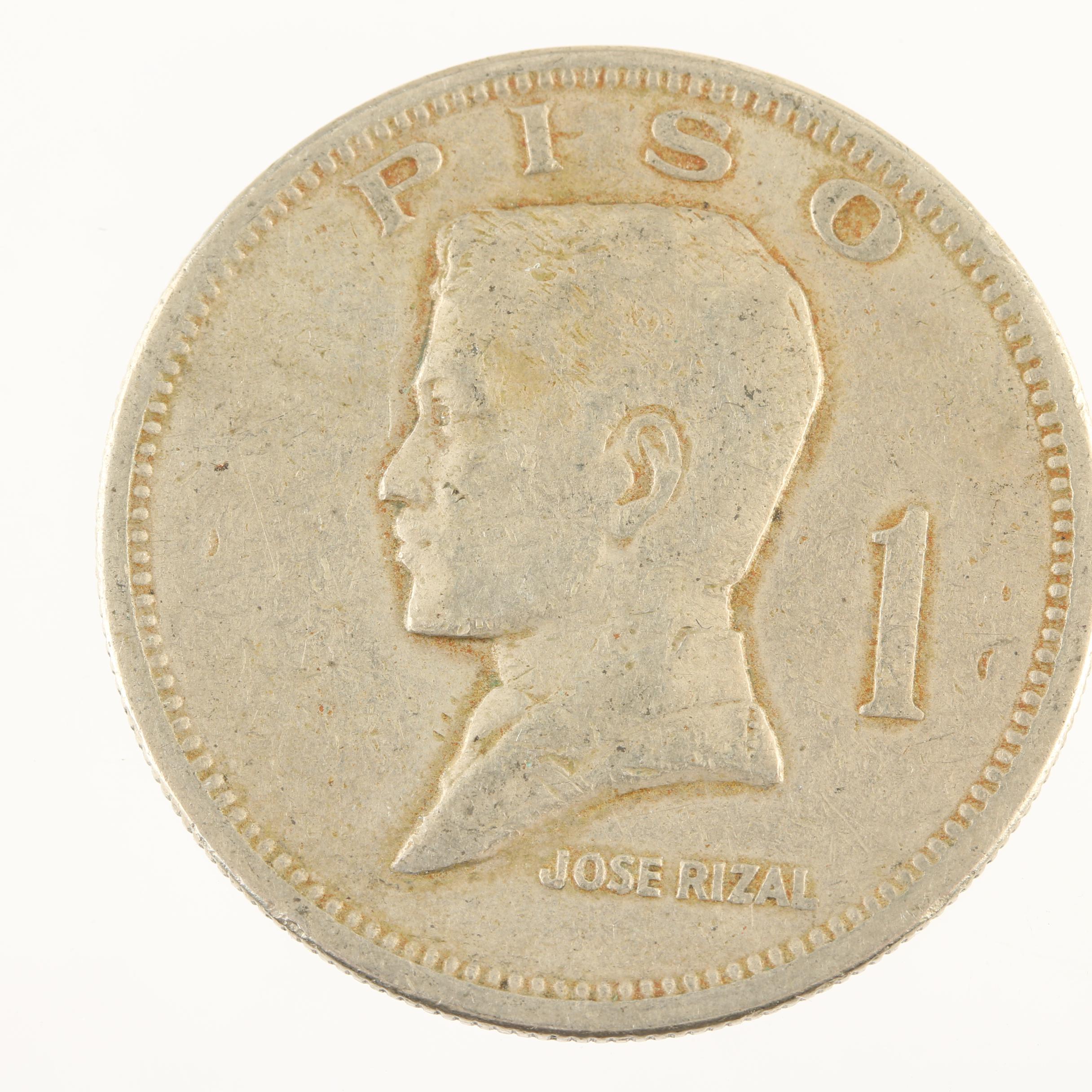 Group of Approximately 1100 Foreign Coins