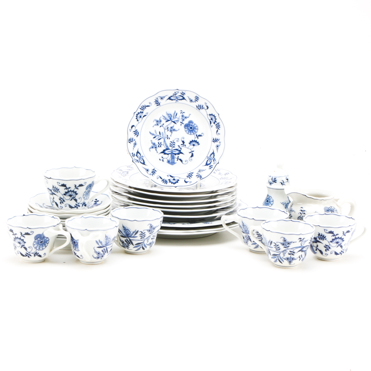 Collection of Mascot "Blue Danube" Dinnerware
