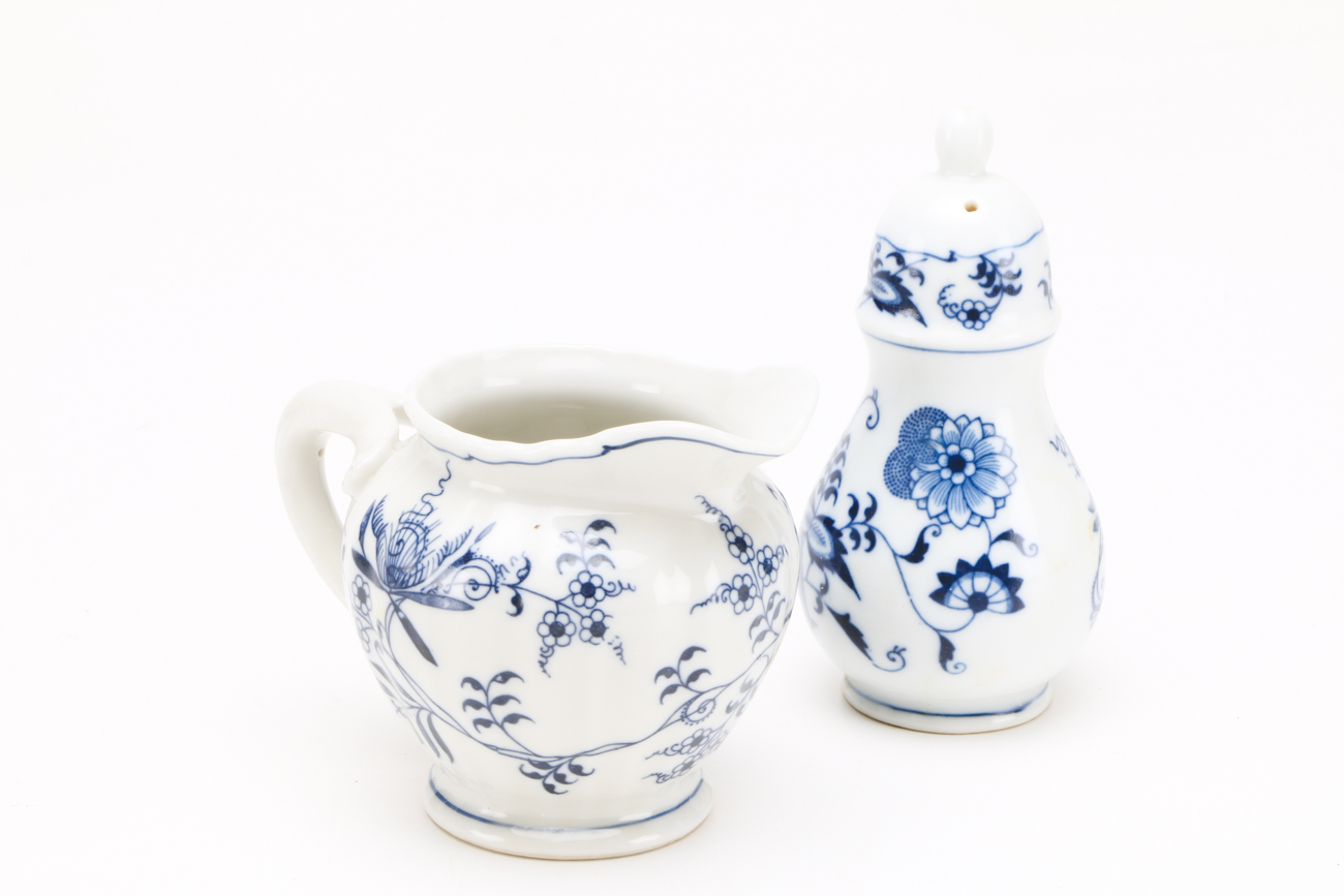 Collection of Mascot "Blue Danube" Dinnerware