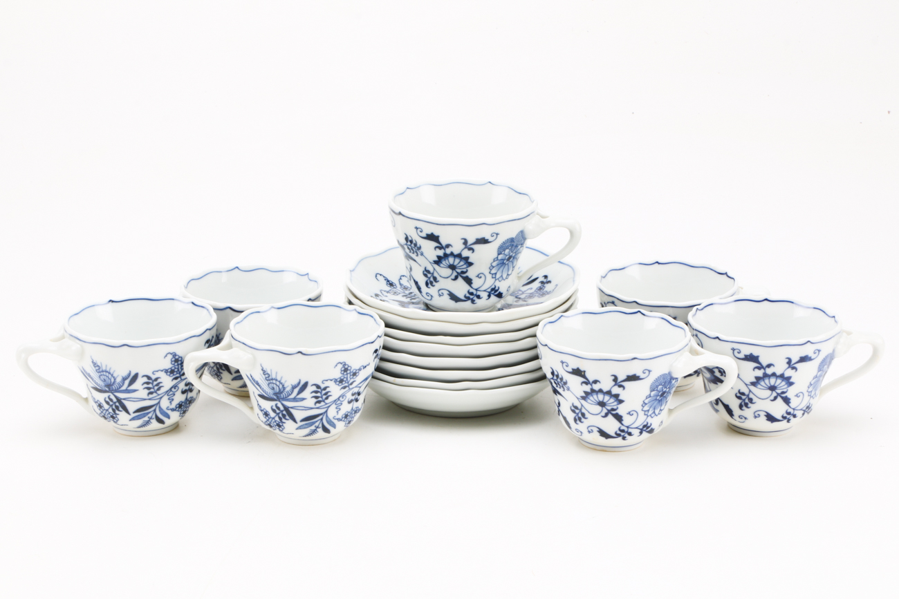 Collection of Mascot "Blue Danube" Dinnerware
