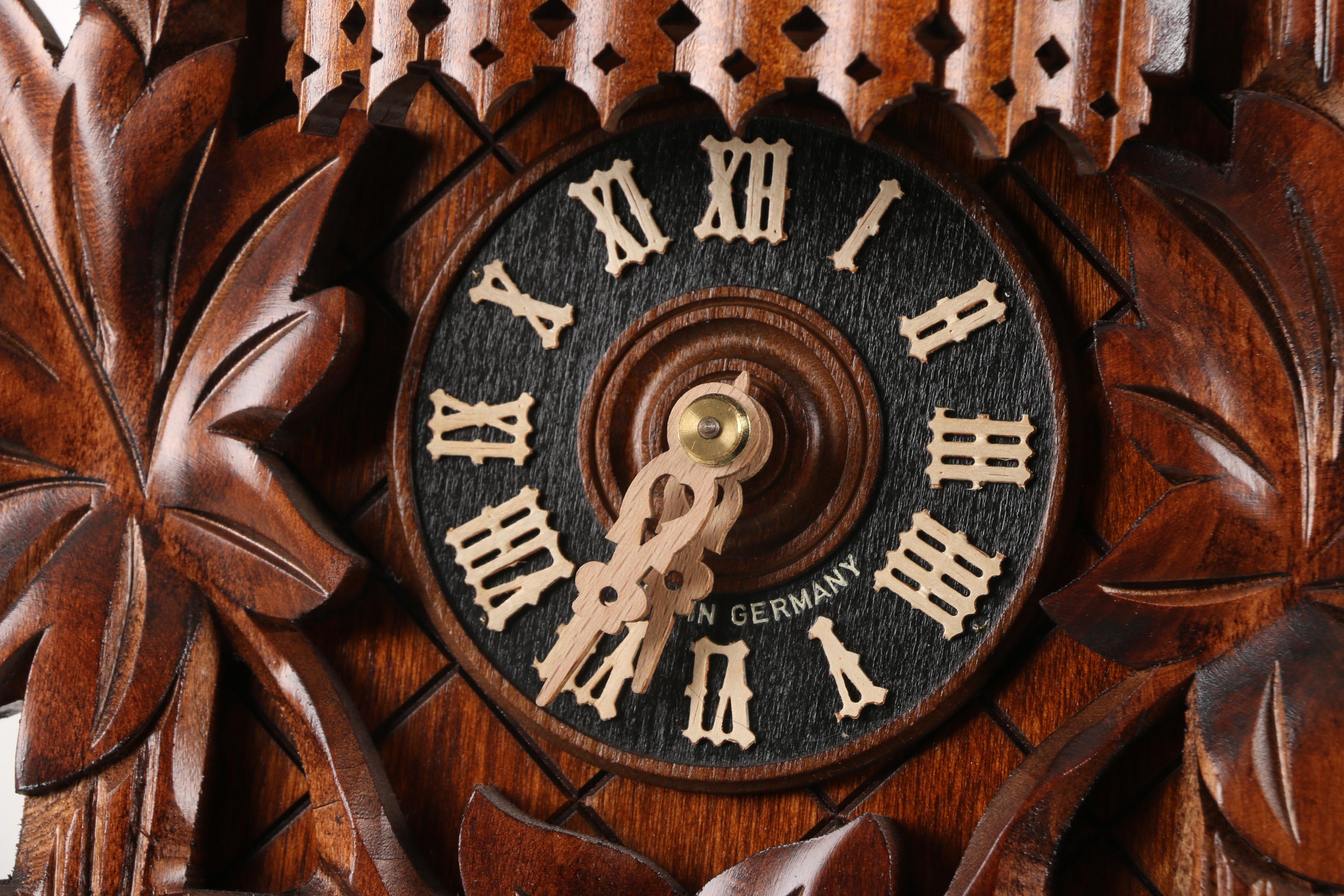 Drubba Black Forest German "Romance" Chalet Style Cuckoo Clock