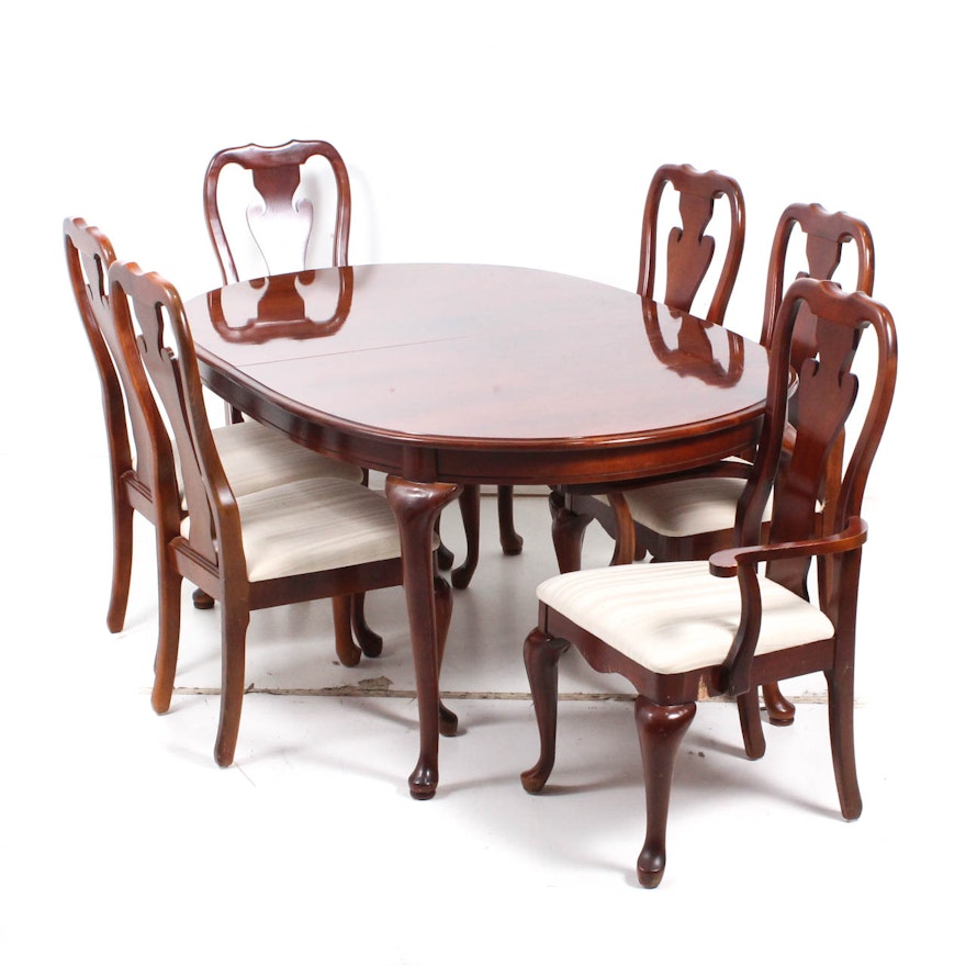 Queen Anne Style Thomasville Dining Table and Chairs