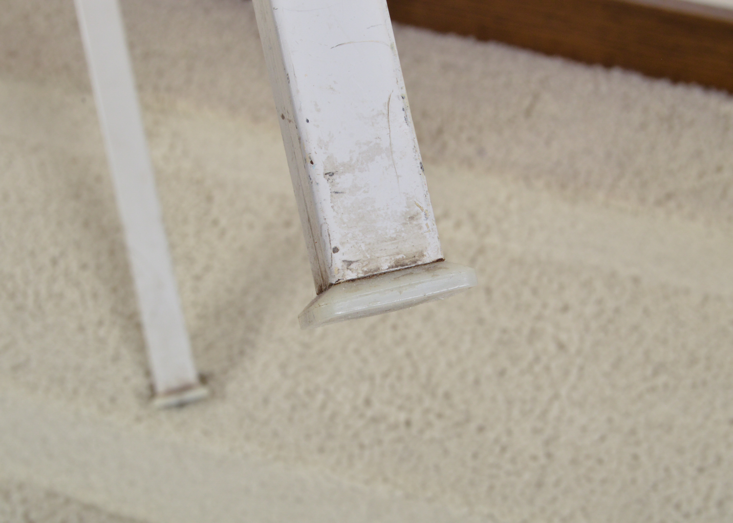 "Vivant" End Table by Simmons