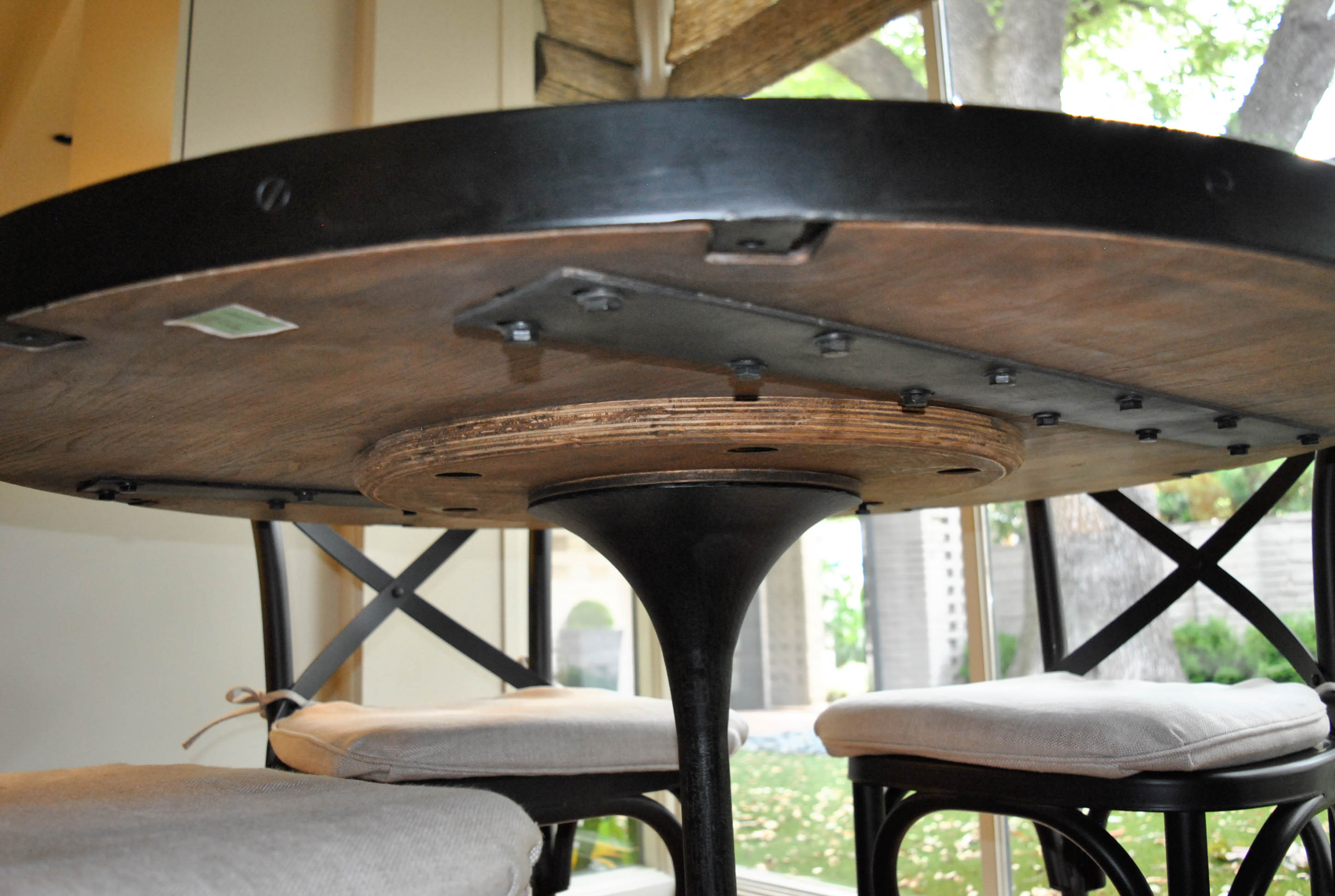 Contemporary Pedestal Dining Table with Side Chairs