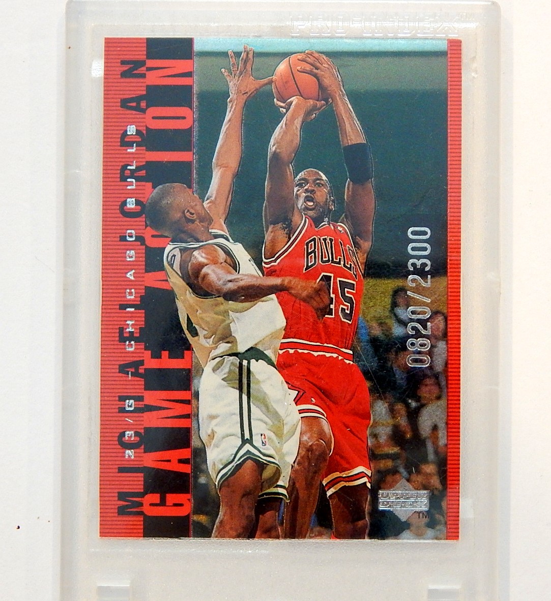 Michael Jordan 23G Upper Deck Serial Numbered 0820/2300 Basketball Card