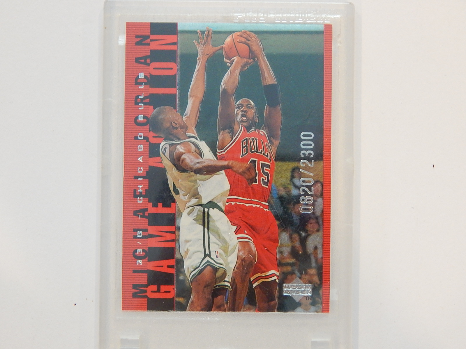 Michael Jordan 23G Upper Deck Serial Numbered 0820/2300 Basketball Card