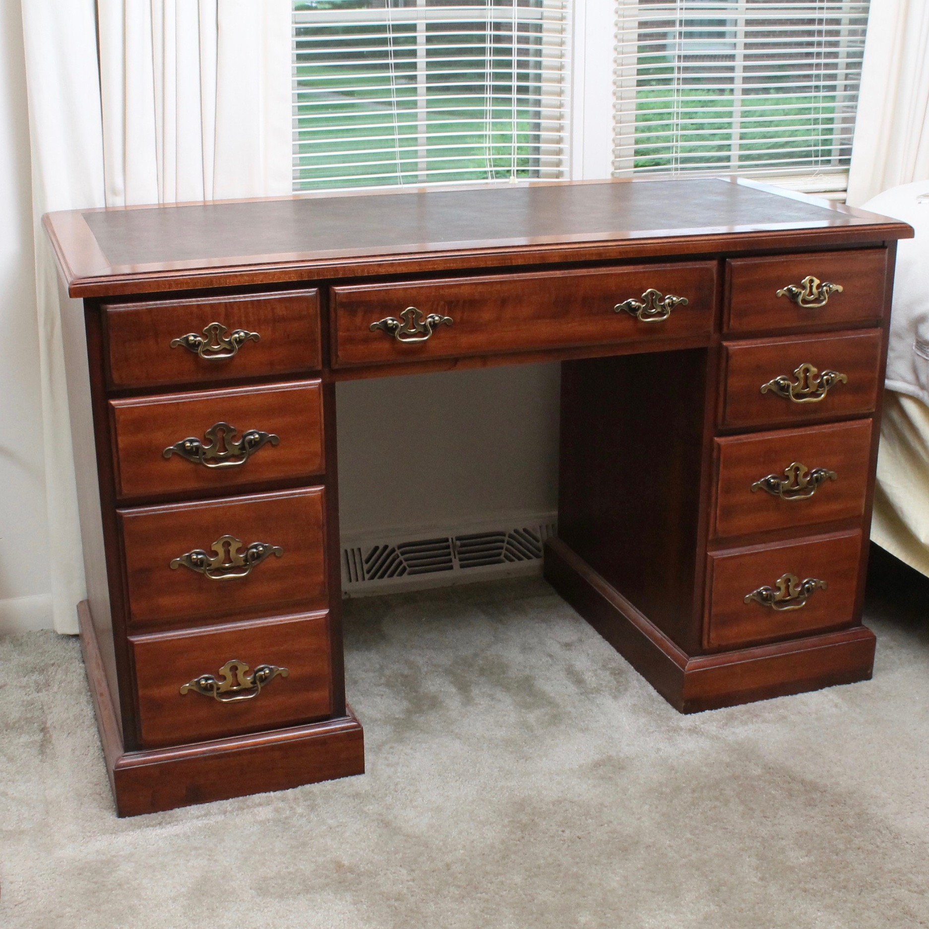 Sligh Furniture Leather Top Desk with Locking Drawers