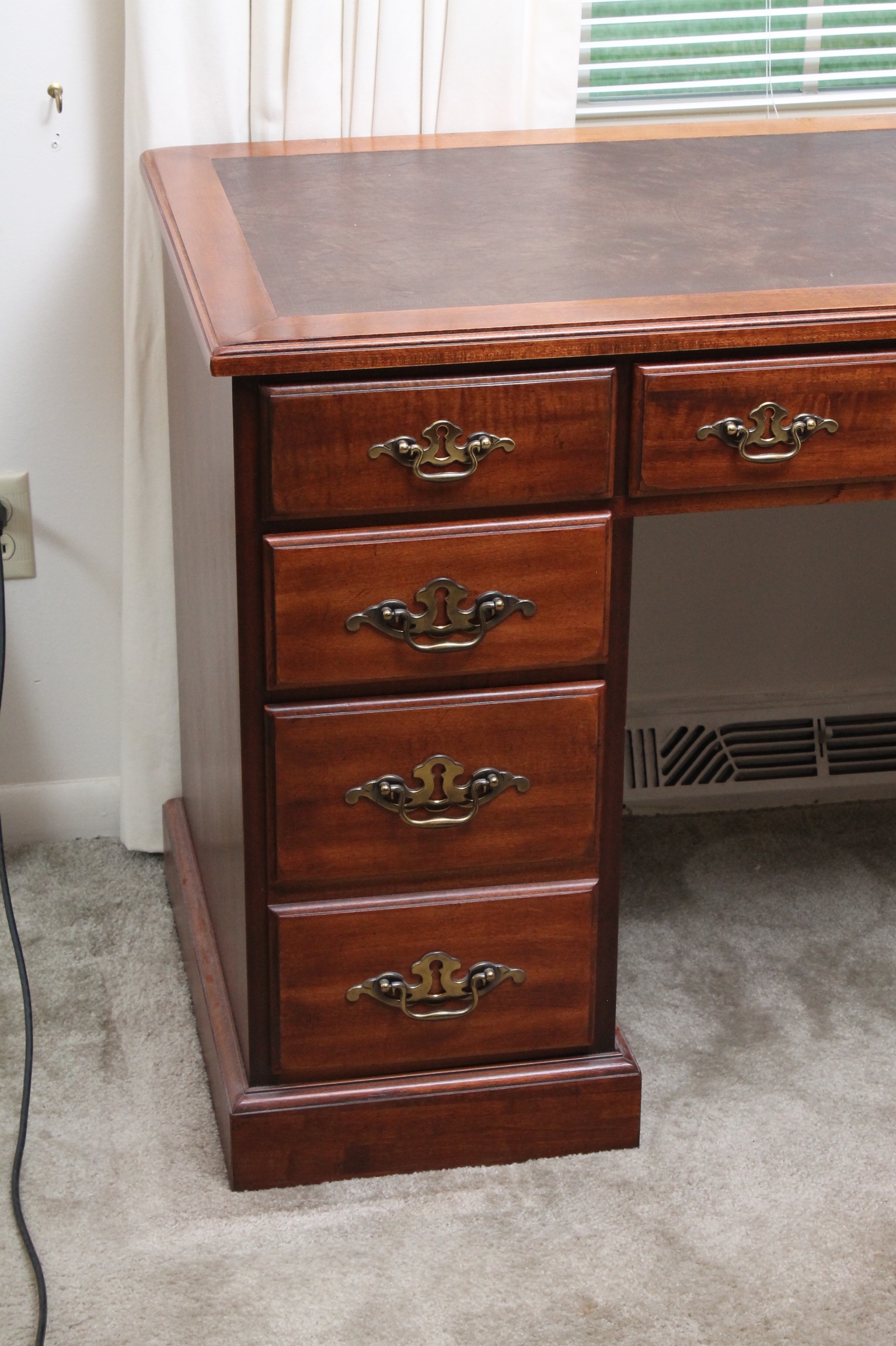 Sligh Furniture Leather Top Desk with Locking Drawers