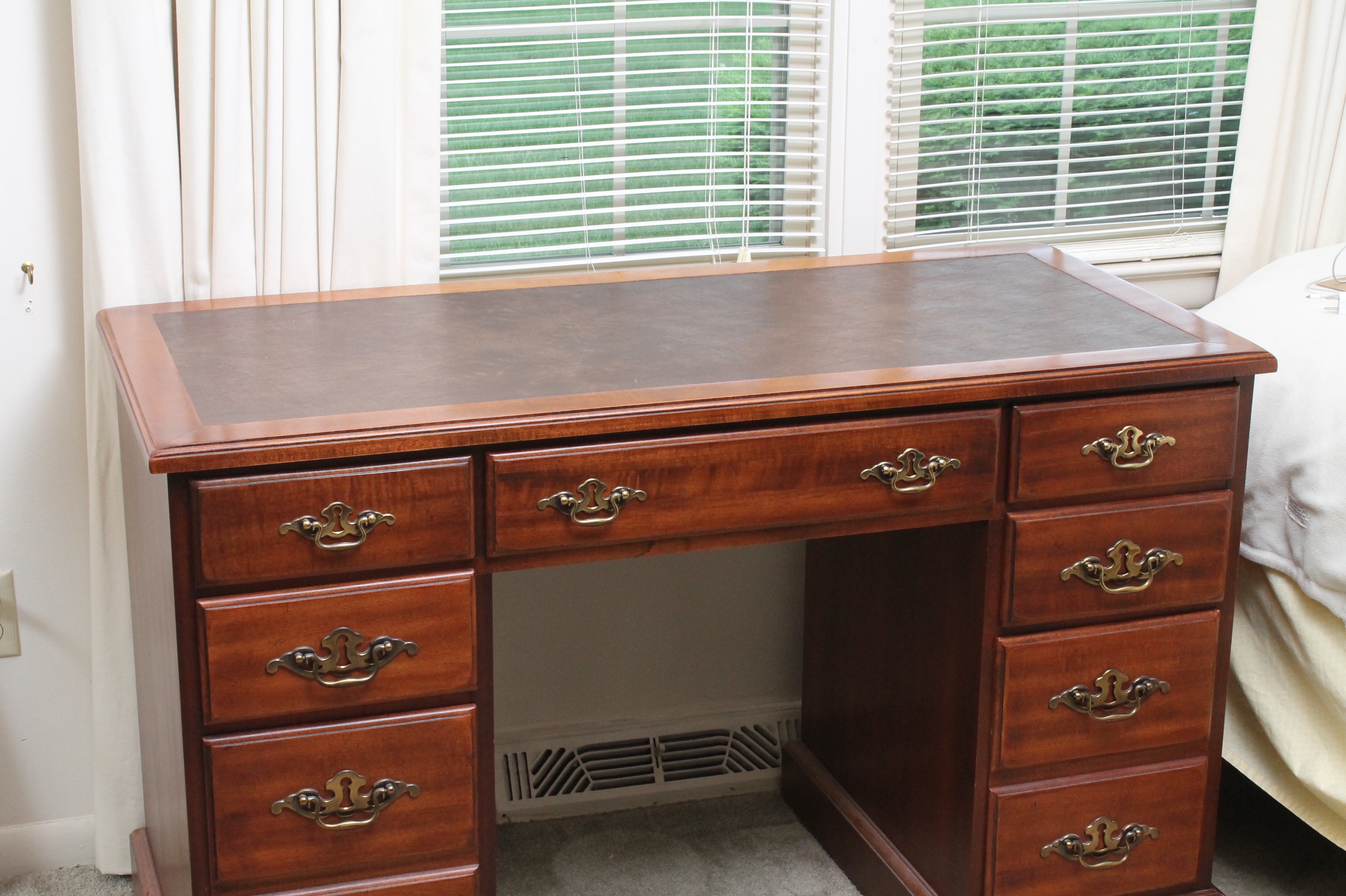 Sligh Furniture Leather Top Desk with Locking Drawers