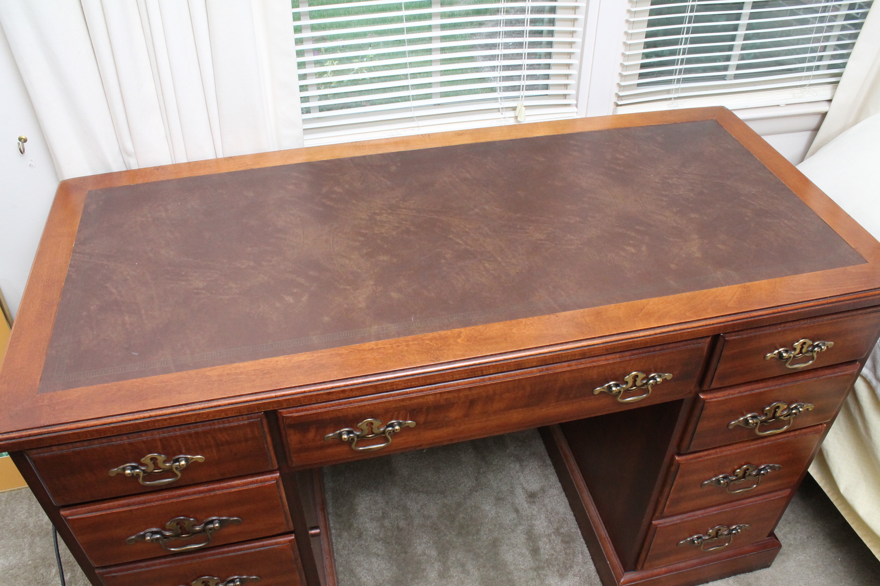 Sligh Furniture Leather Top Desk with Locking Drawers