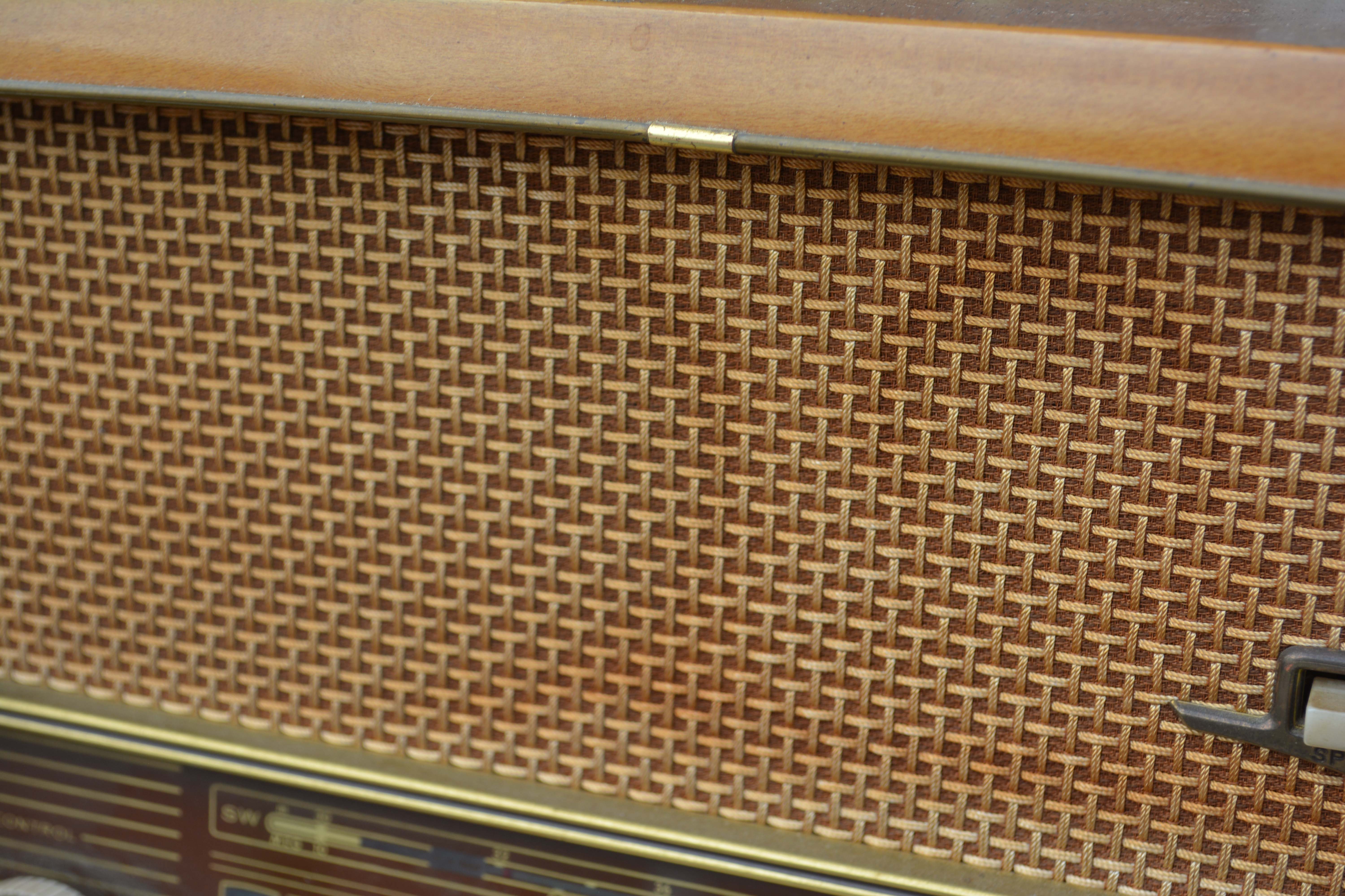 C. 1950s West German EMUD Rekord Senior 60 AM/FM and Shortwave Radio