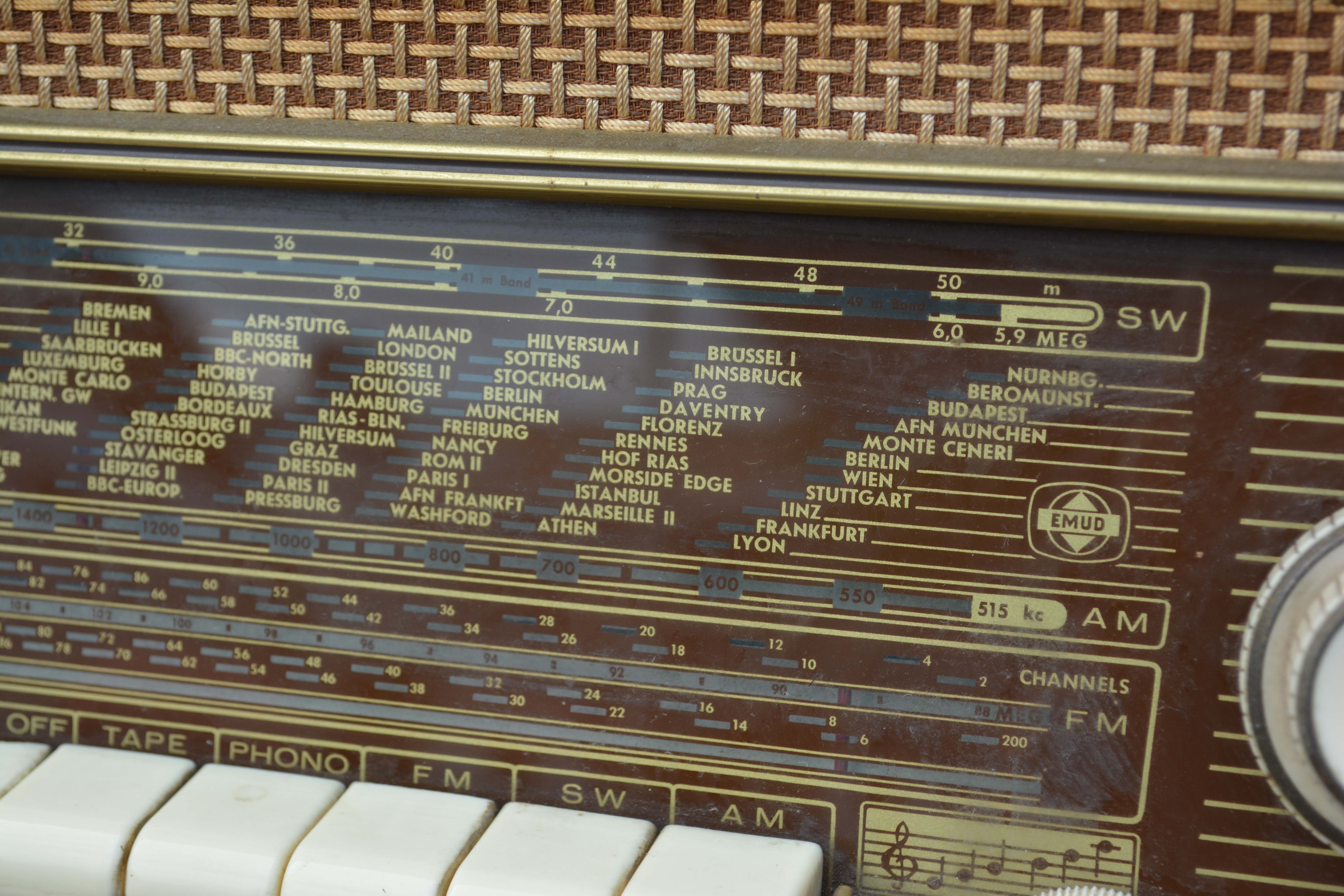 C. 1950s West German EMUD Rekord Senior 60 AM/FM and Shortwave Radio