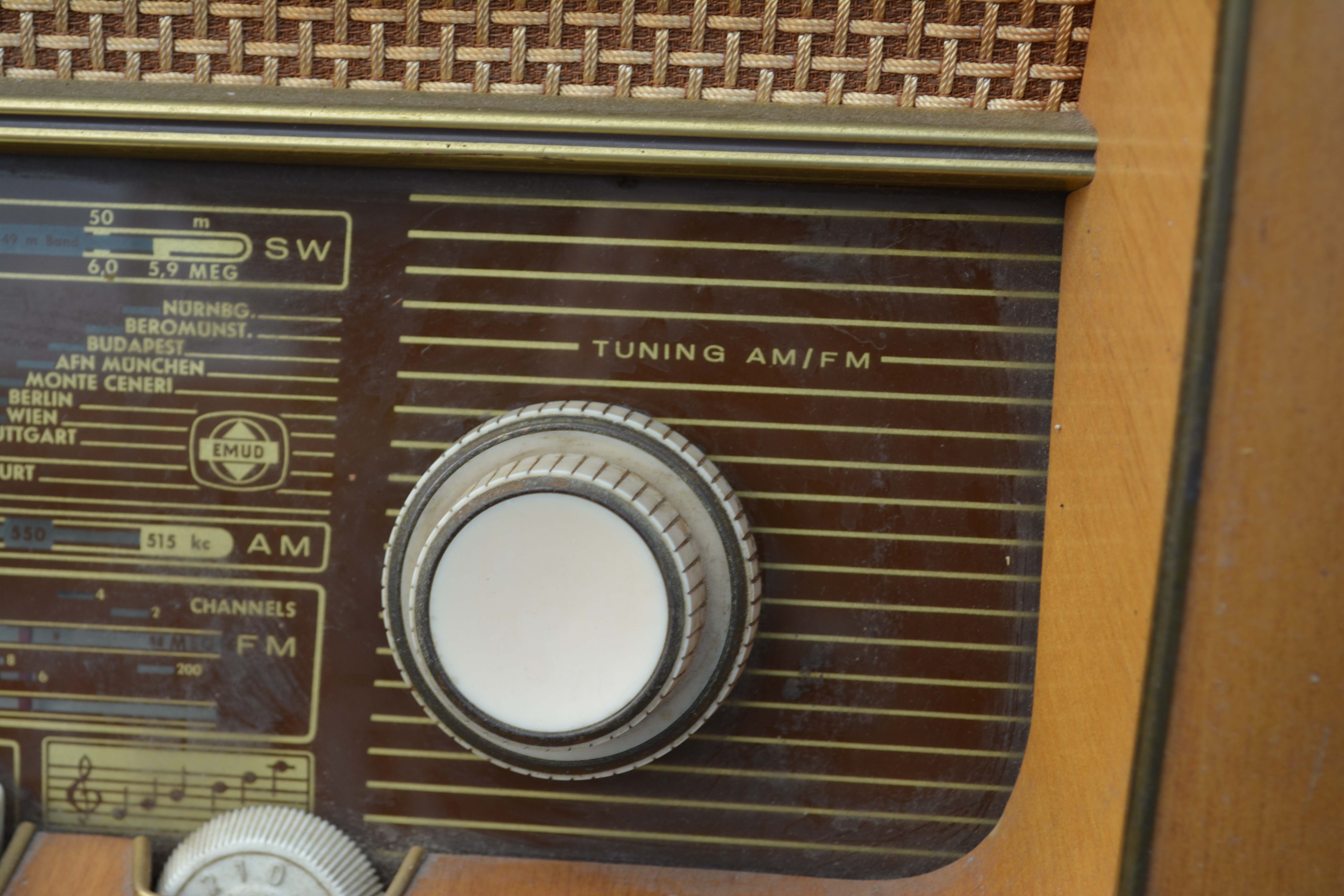 C. 1950s West German EMUD Rekord Senior 60 AM/FM and Shortwave Radio
