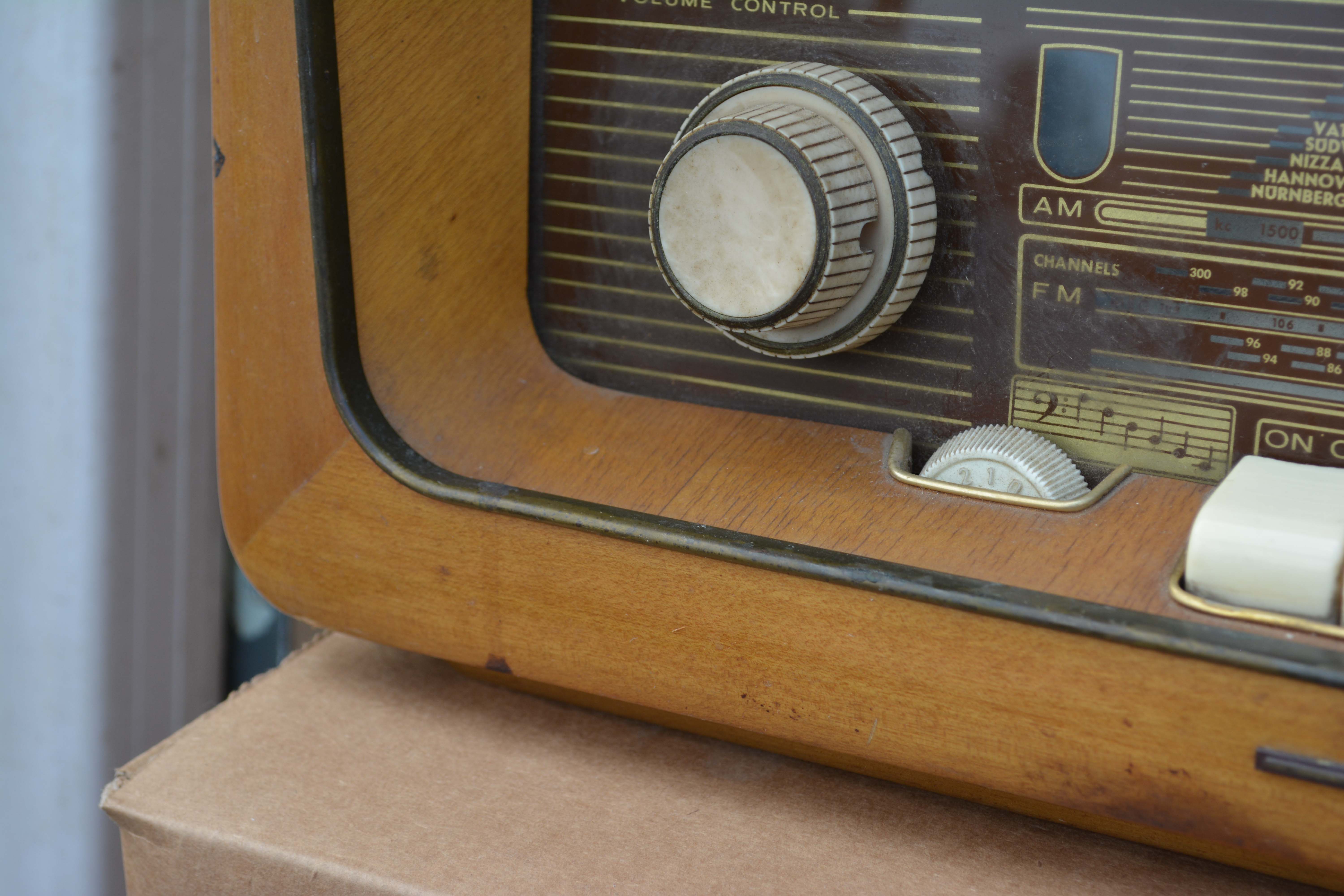 C. 1950s West German EMUD Rekord Senior 60 AM/FM and Shortwave Radio