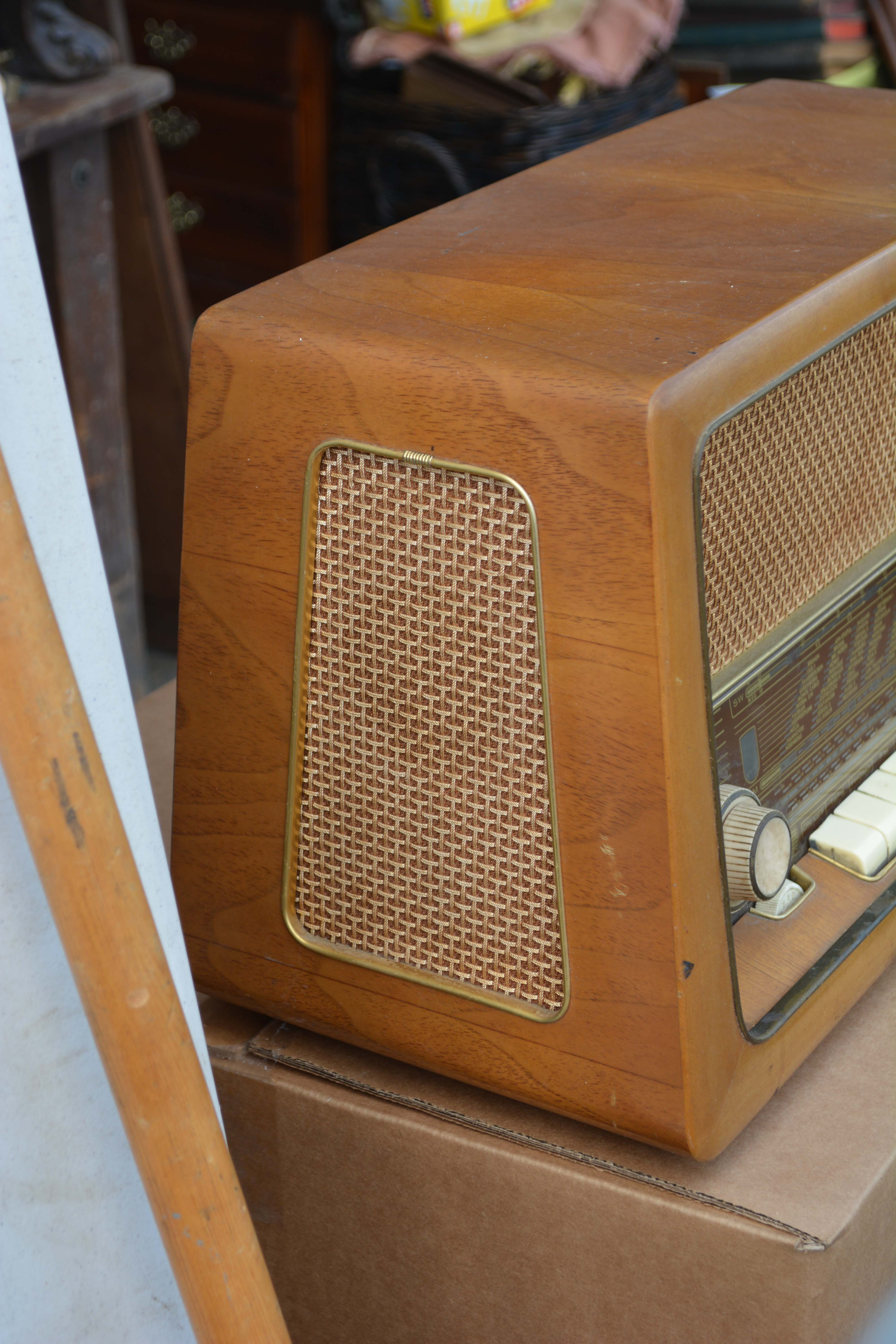C. 1950s West German EMUD Rekord Senior 60 AM/FM and Shortwave Radio