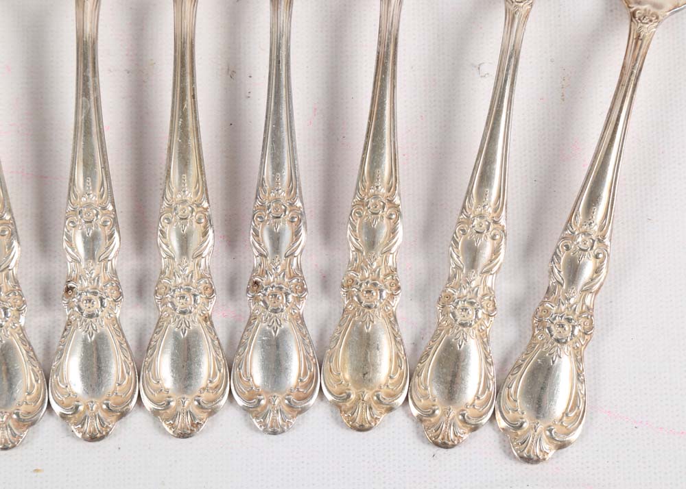 Rogers Brothers Silver Plate "Heritage" Flatware Set