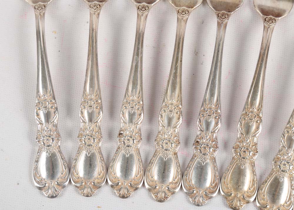 Rogers Brothers Silver Plate "Heritage" Flatware Set