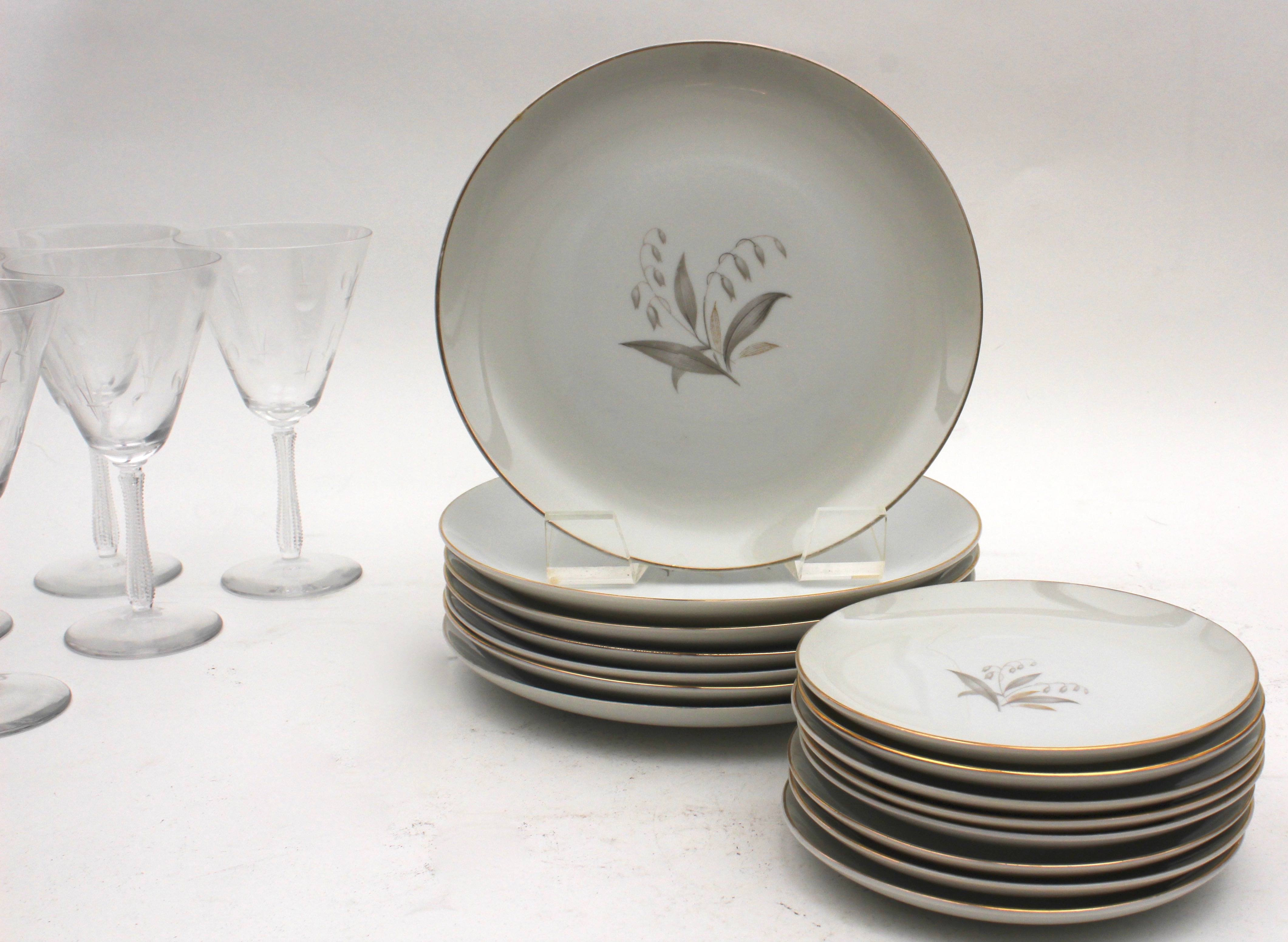 Kaysons "Golden Rhapsody" Fine Porcelain China Set