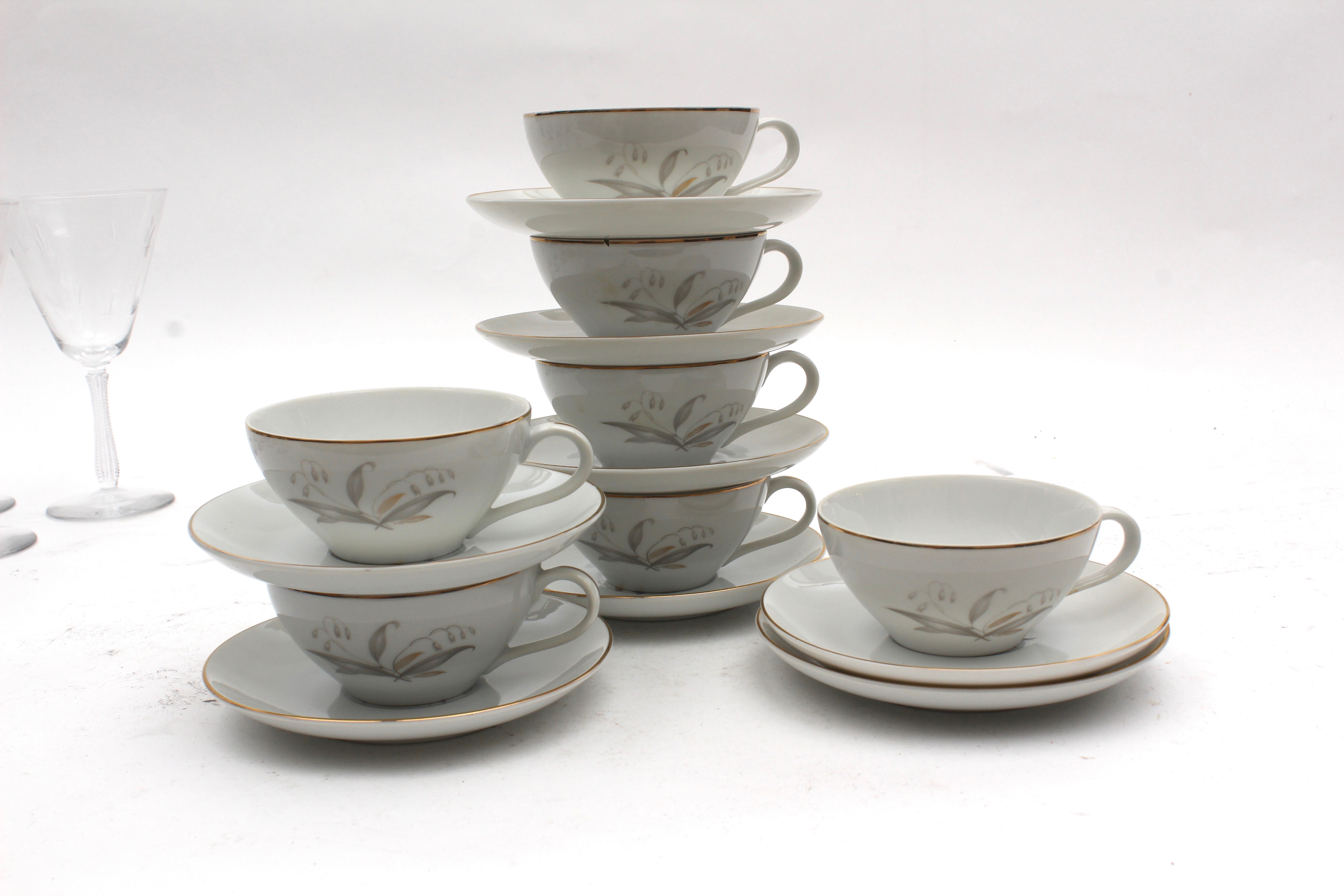 Kaysons "Golden Rhapsody" Fine Porcelain China Set